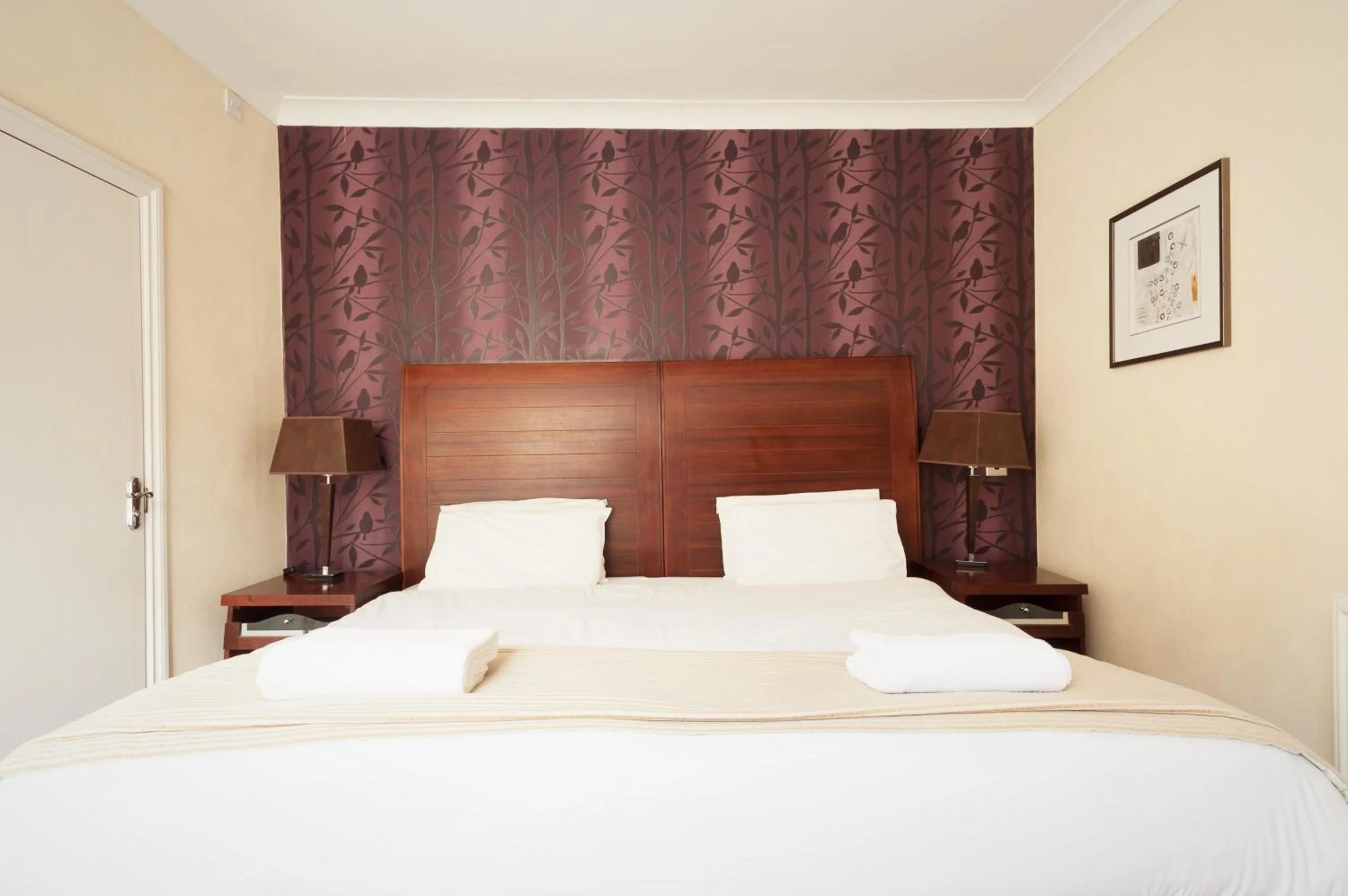 Bedroom, Bed in Town House Rooms