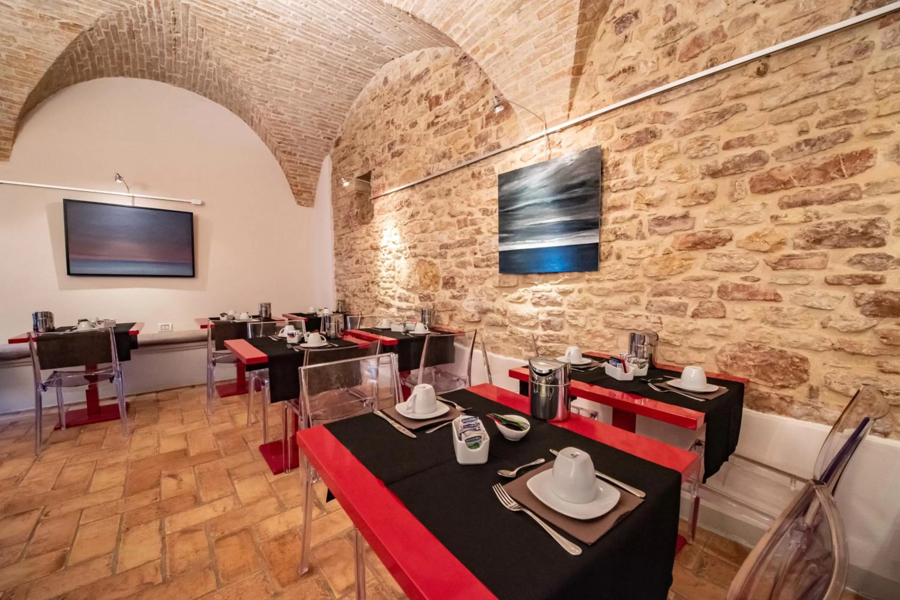 Restaurant/places to eat in Hotel Sorella Luna