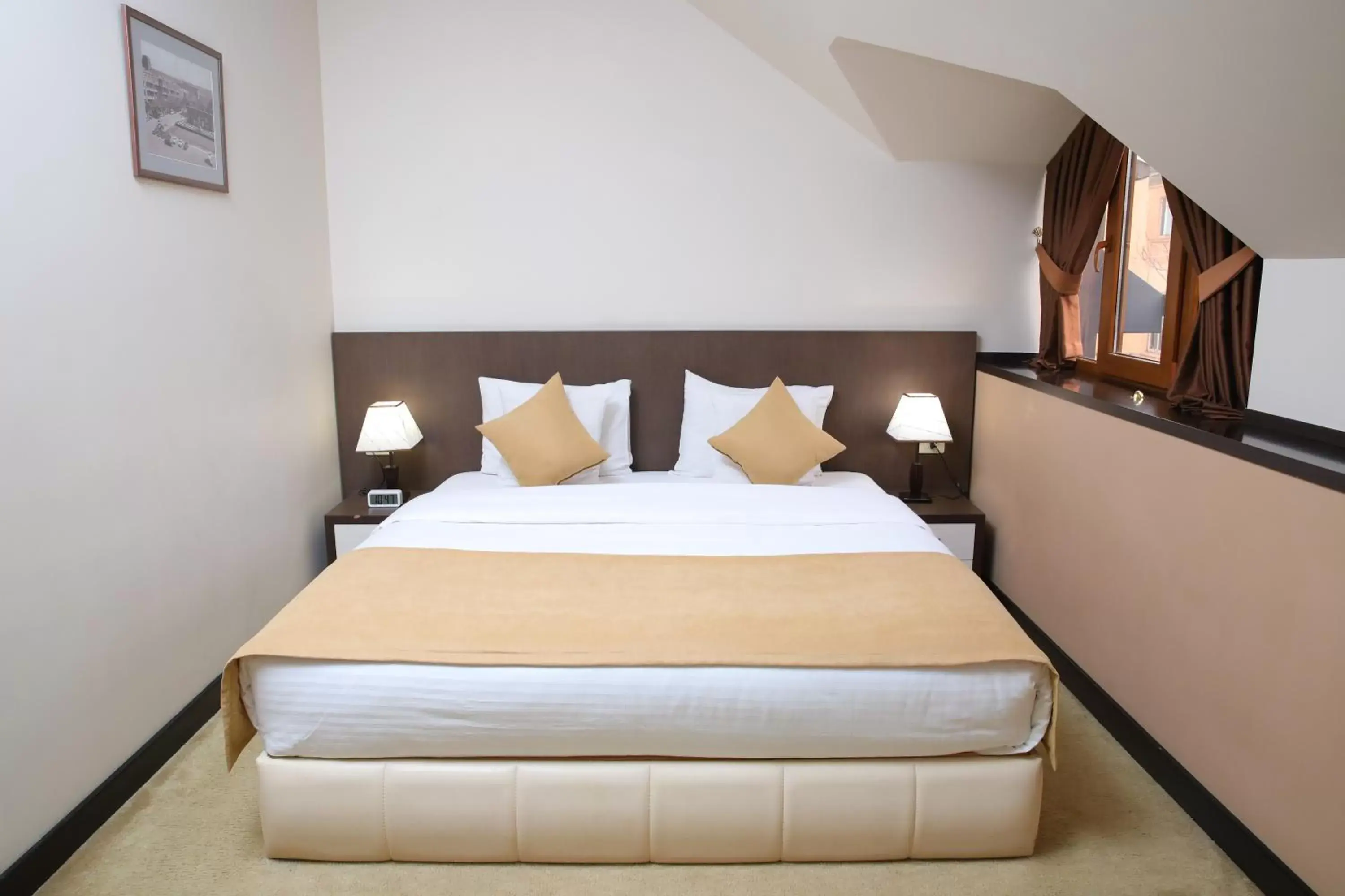 Deluxe Double or Twin Room in My Hotel Yerevan Deluxe Double or Twin Room in My Hotel Yerevan