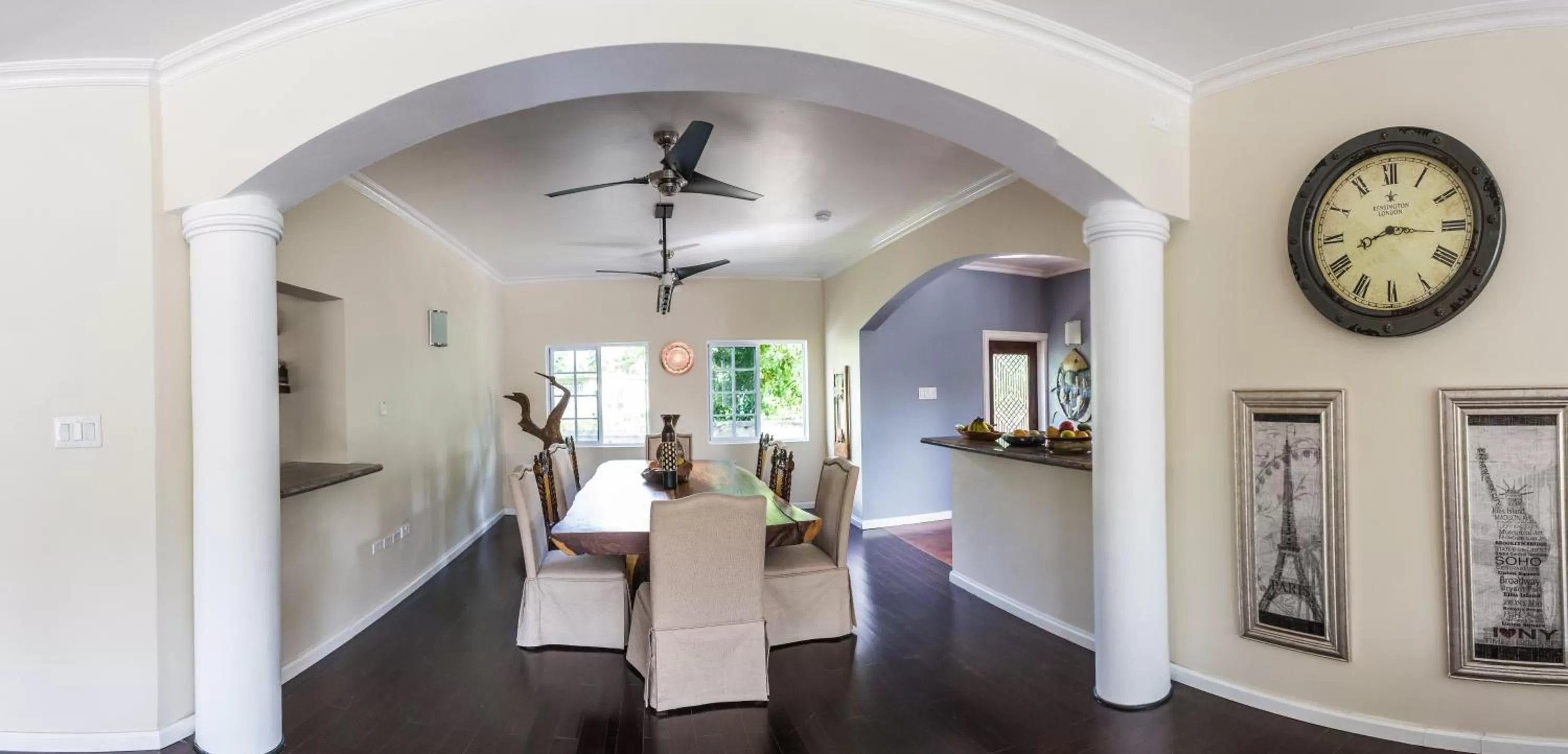 Dining area in Blue Paloma Bed & Breakfast
