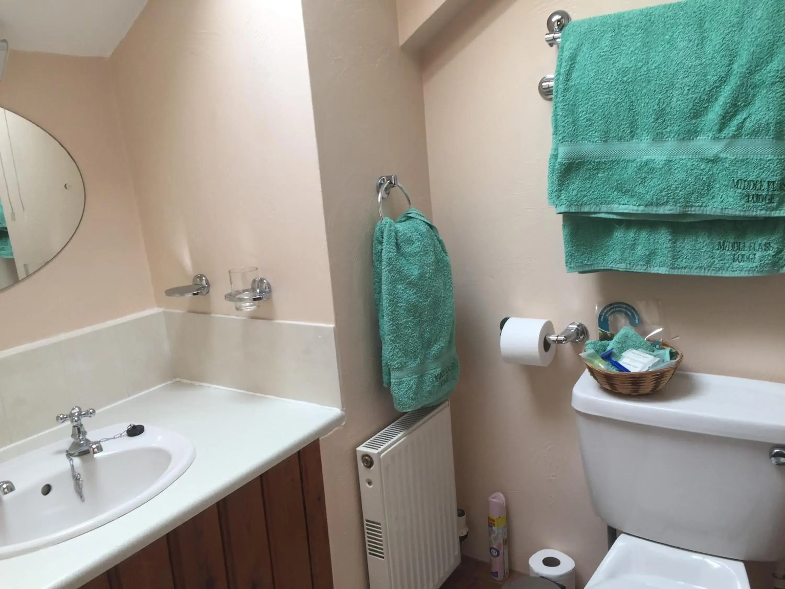 Bathroom in Middle Flass Lodge