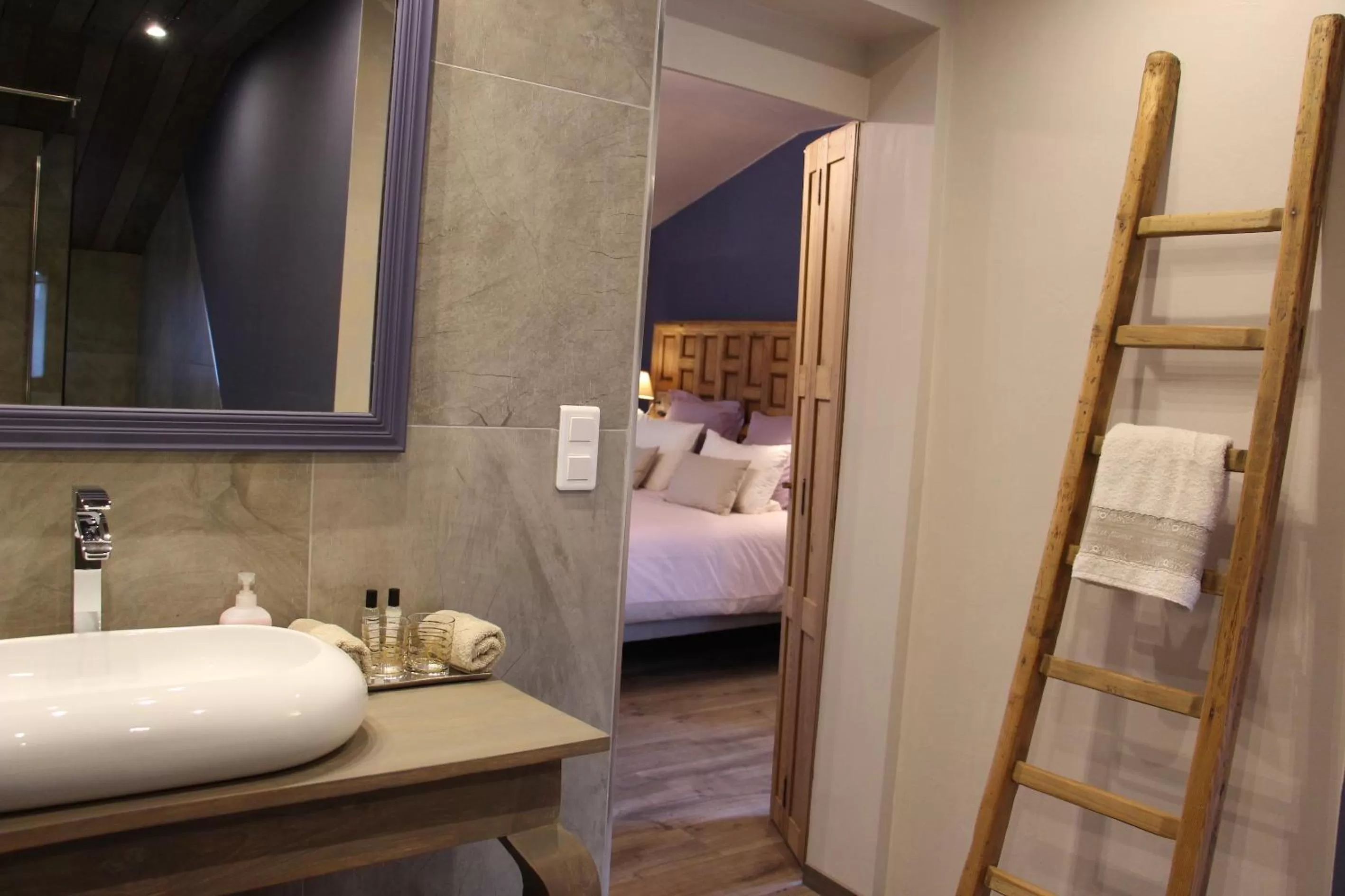 Shower, Bathroom in Sous les Platanes B&B