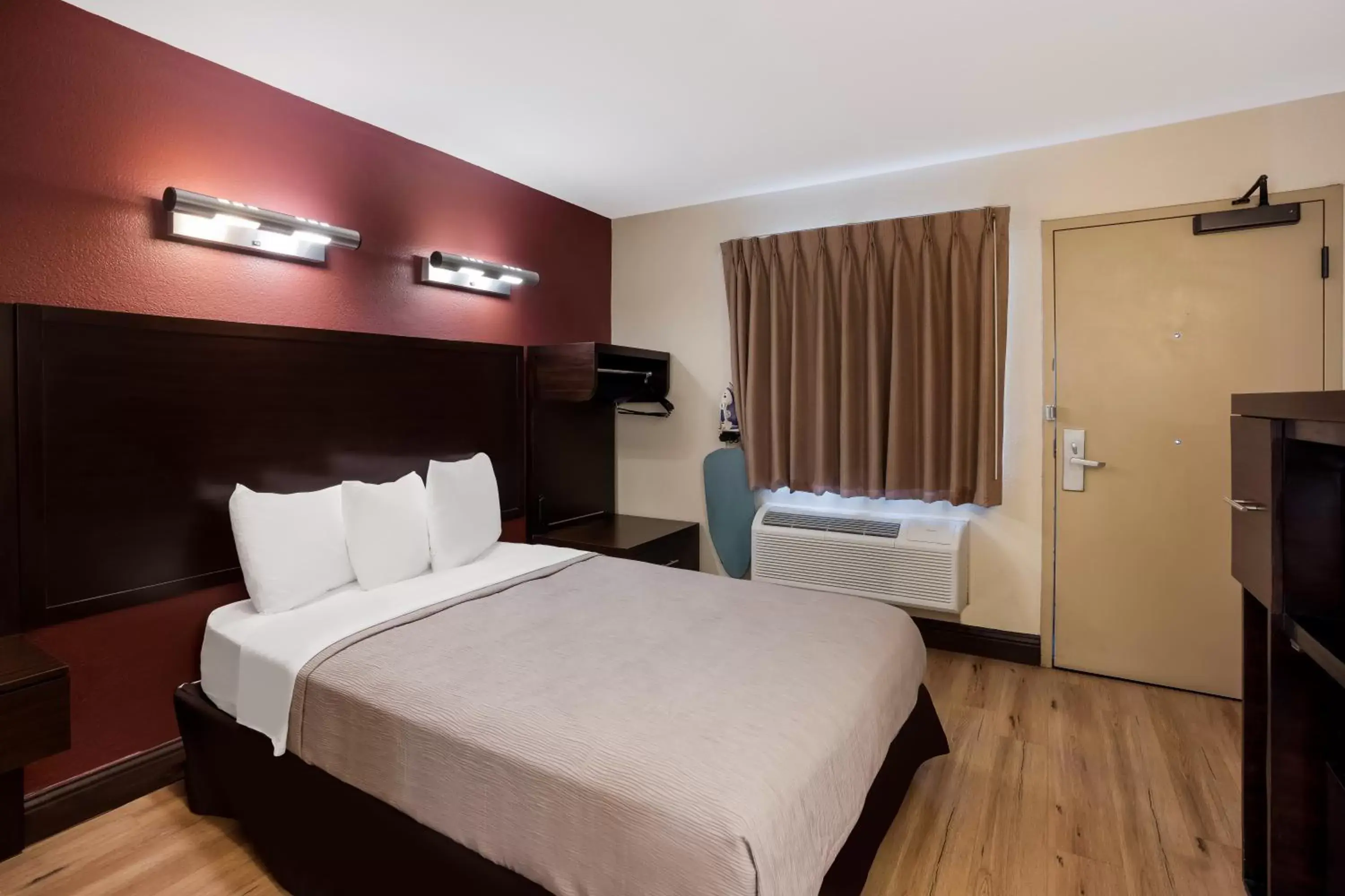 Twin Room - Non Smoking in Quality Inn Elk Grove-Sacramento Twin Room - Non Smoking in Quality Inn Elk Grove-Sacramento