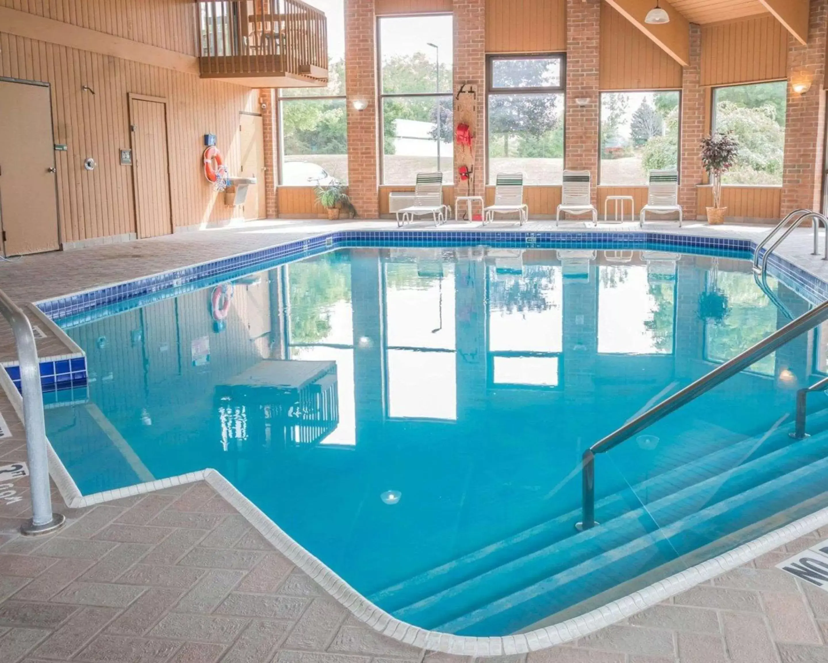 On site, Swimming Pool in Quality Inn Grand Rapids North