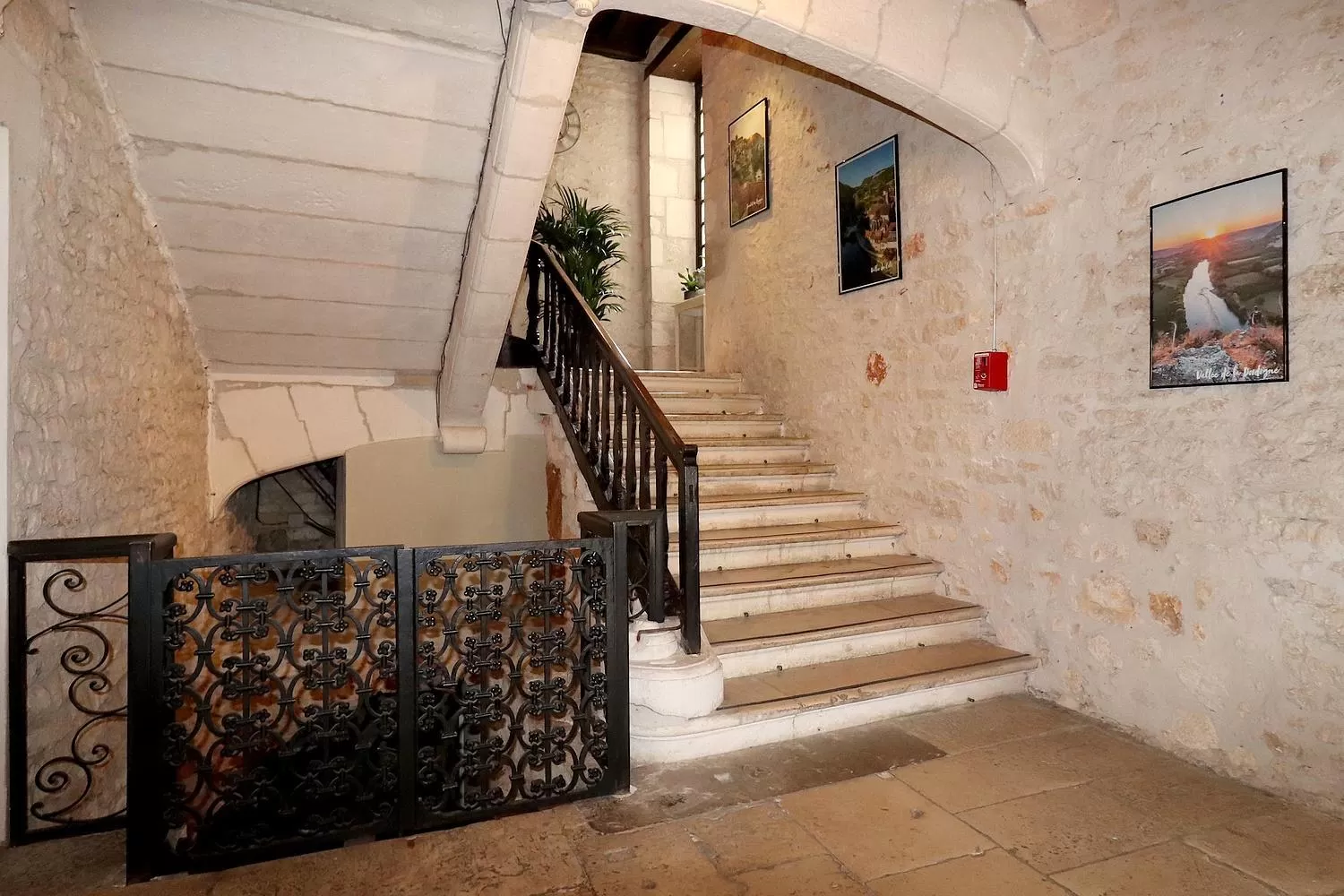 Lobby or reception in Le Pavillon Saint-Martin