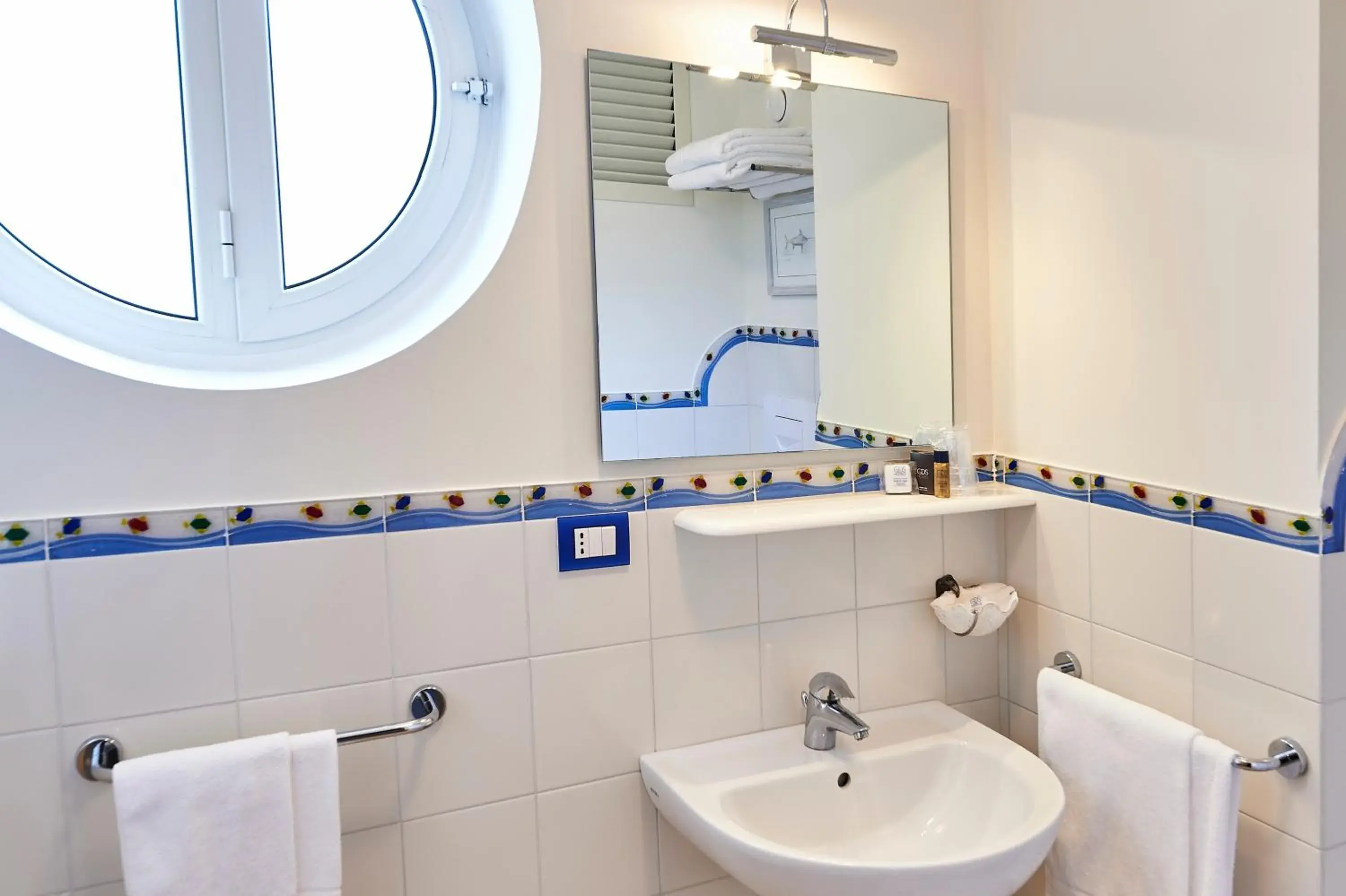 Bathroom in Corte Di Nettuno - CDSHotels