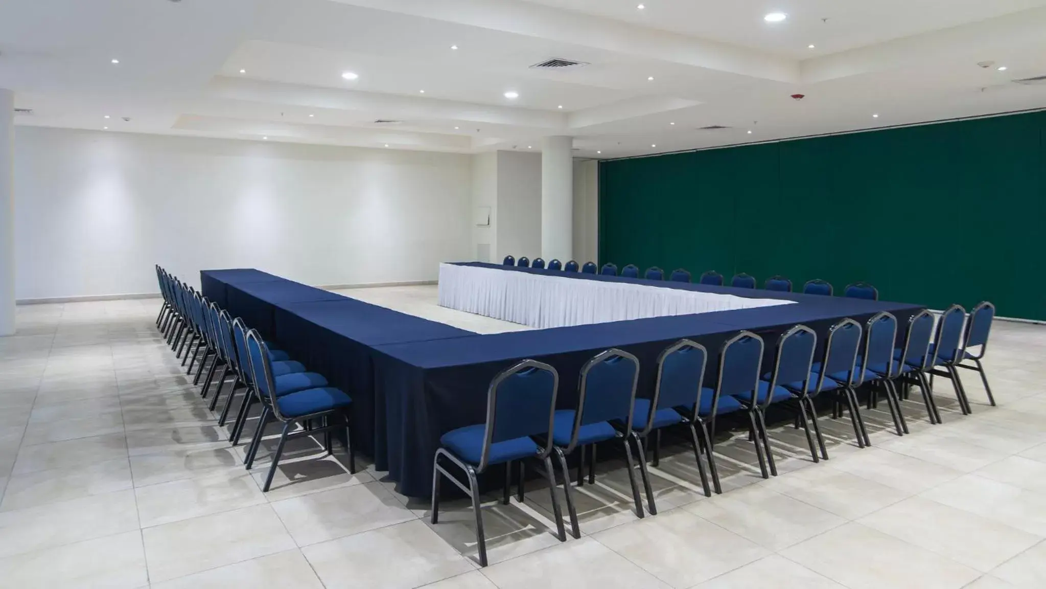 Meeting/conference room in Holiday Inn Express Xalapa