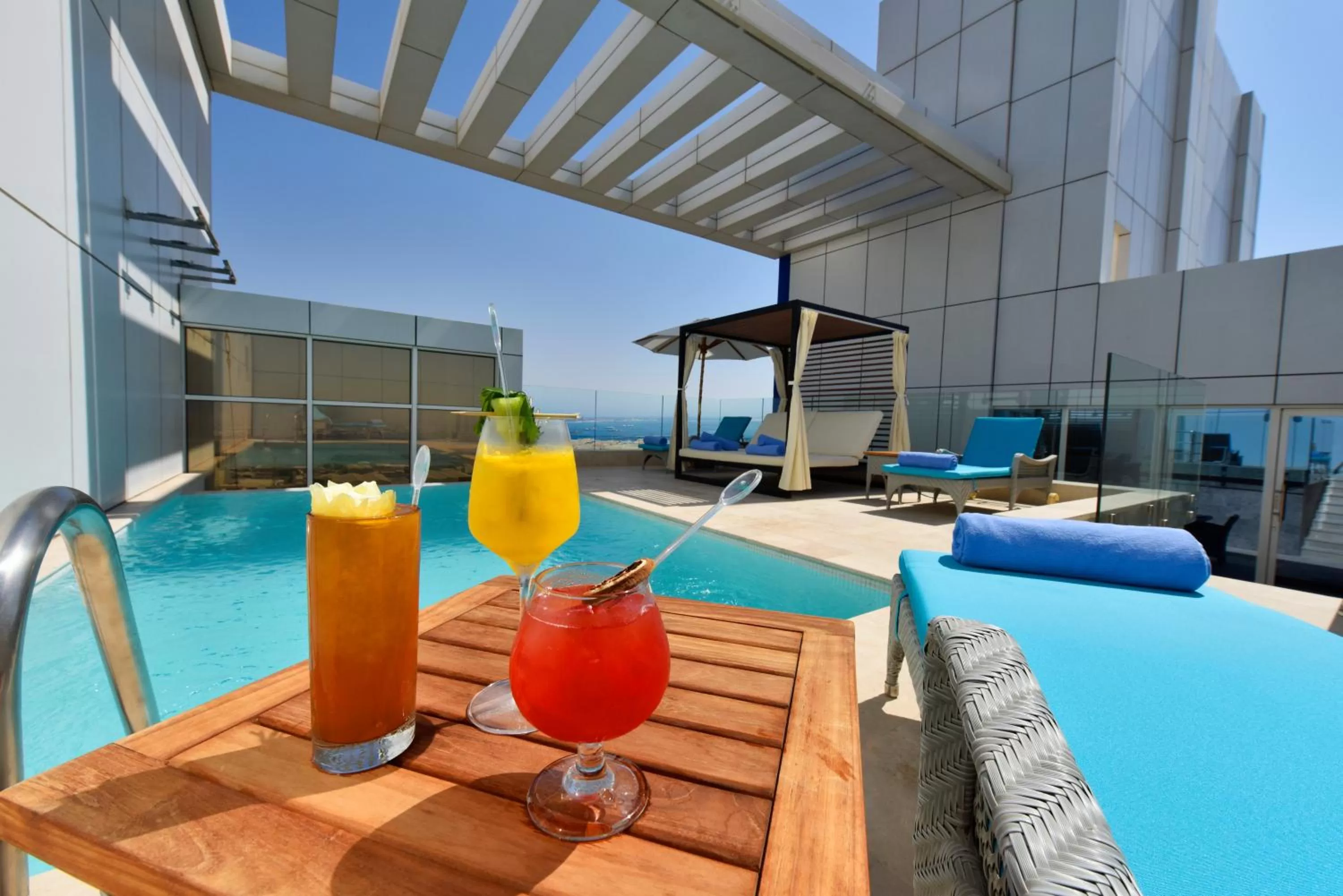 Swimming pool in Swiss-Belsuites Admiral Juffair