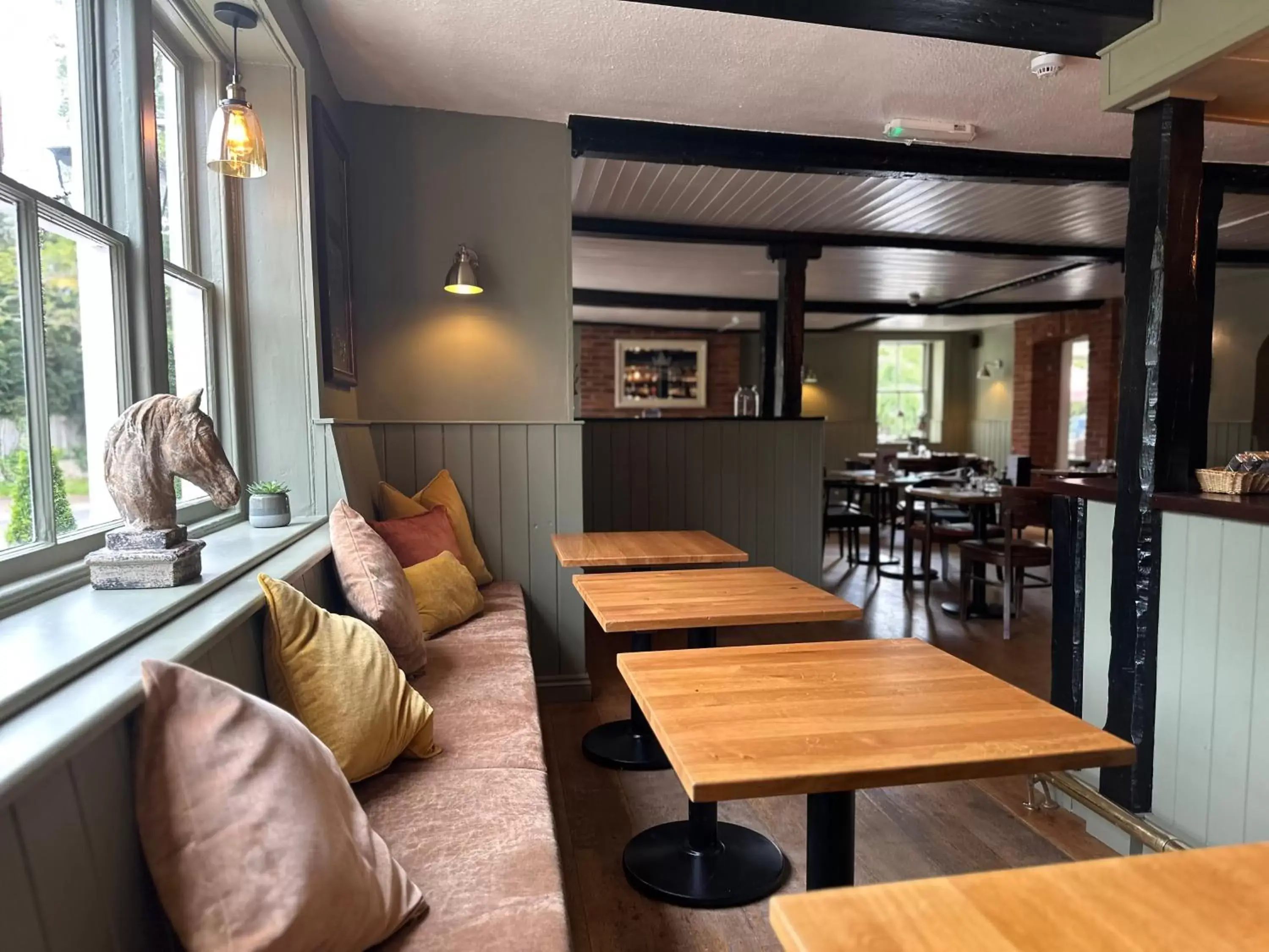 Restaurant/places to eat, Lounge/Bar in Kings Head Coltishall