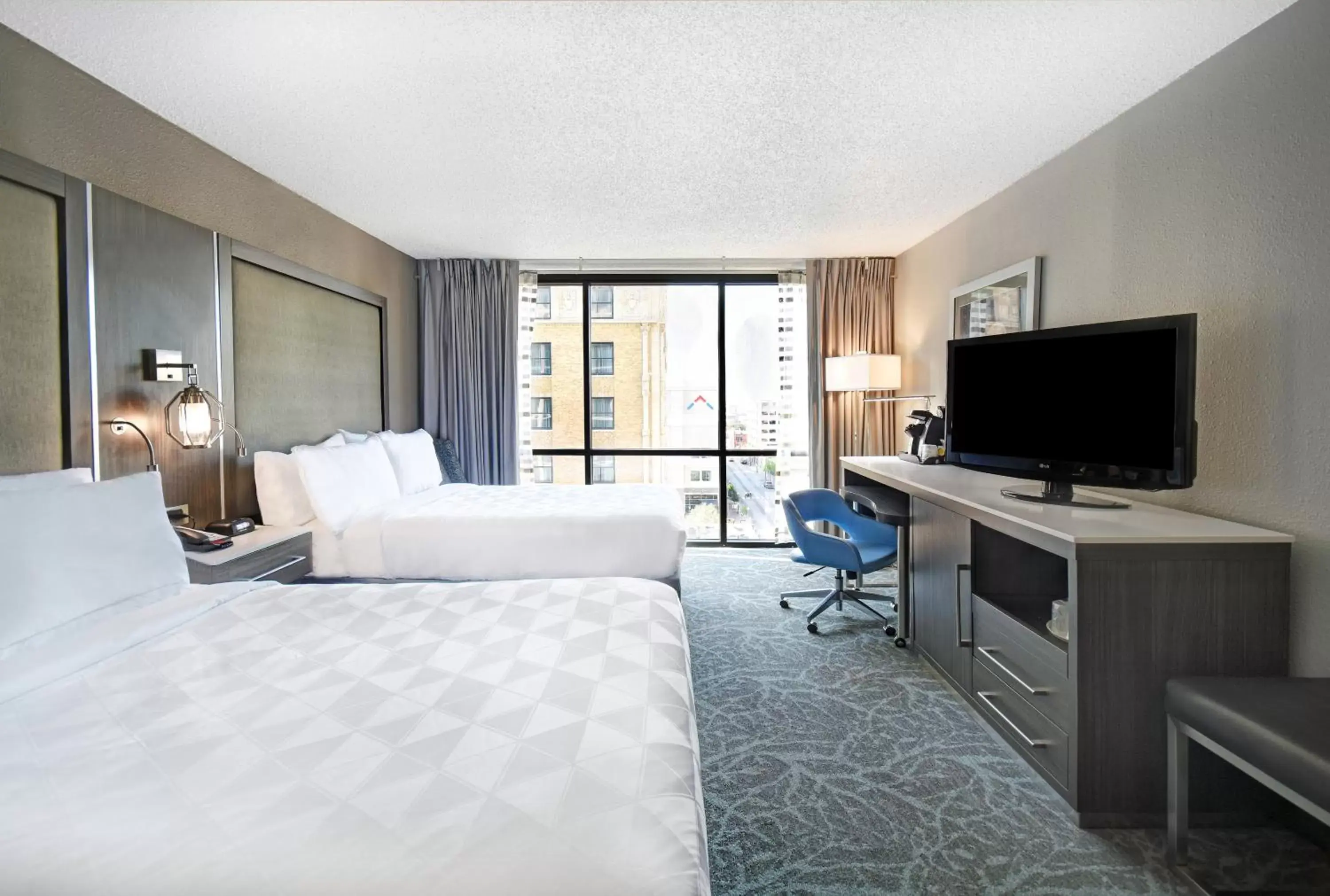 Standard Double Room with Two Double Beds and City View in Holiday Inn - Memphis Downtown - Beale St. by IHG Standard Double Room with Two Double Beds and City View in Holiday Inn - Memphis Downtown - Beale St. by IHG