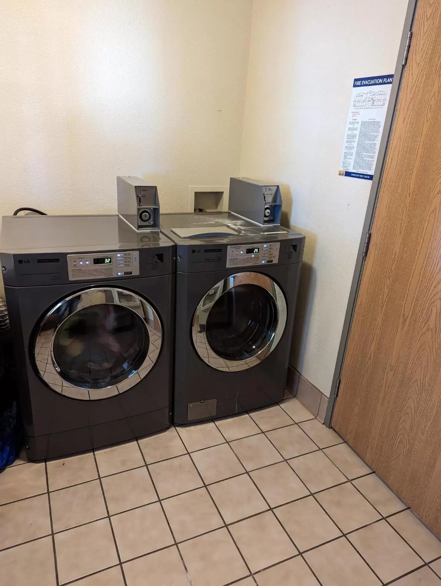 laundry in Days Inn & Suites by Wyndham Castle Rock