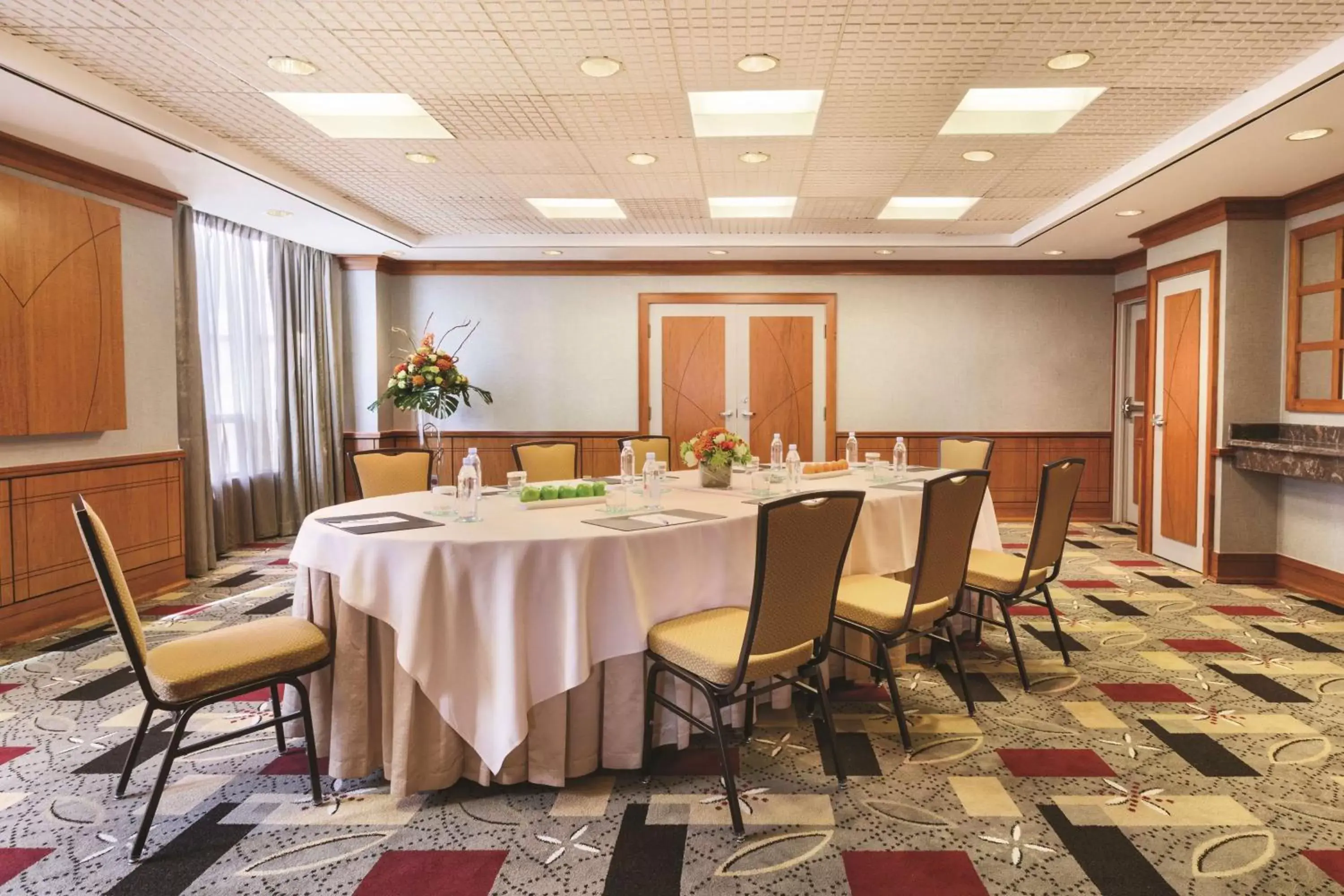 Meeting/conference room in DoubleTree by Hilton Toronto Downtown