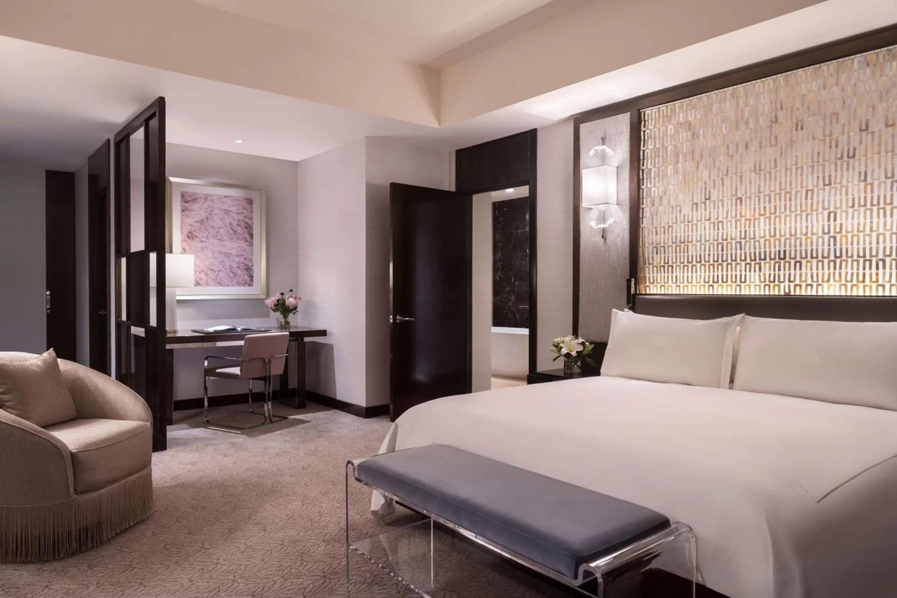 Bedroom in Waldorf Astoria Las Vegas