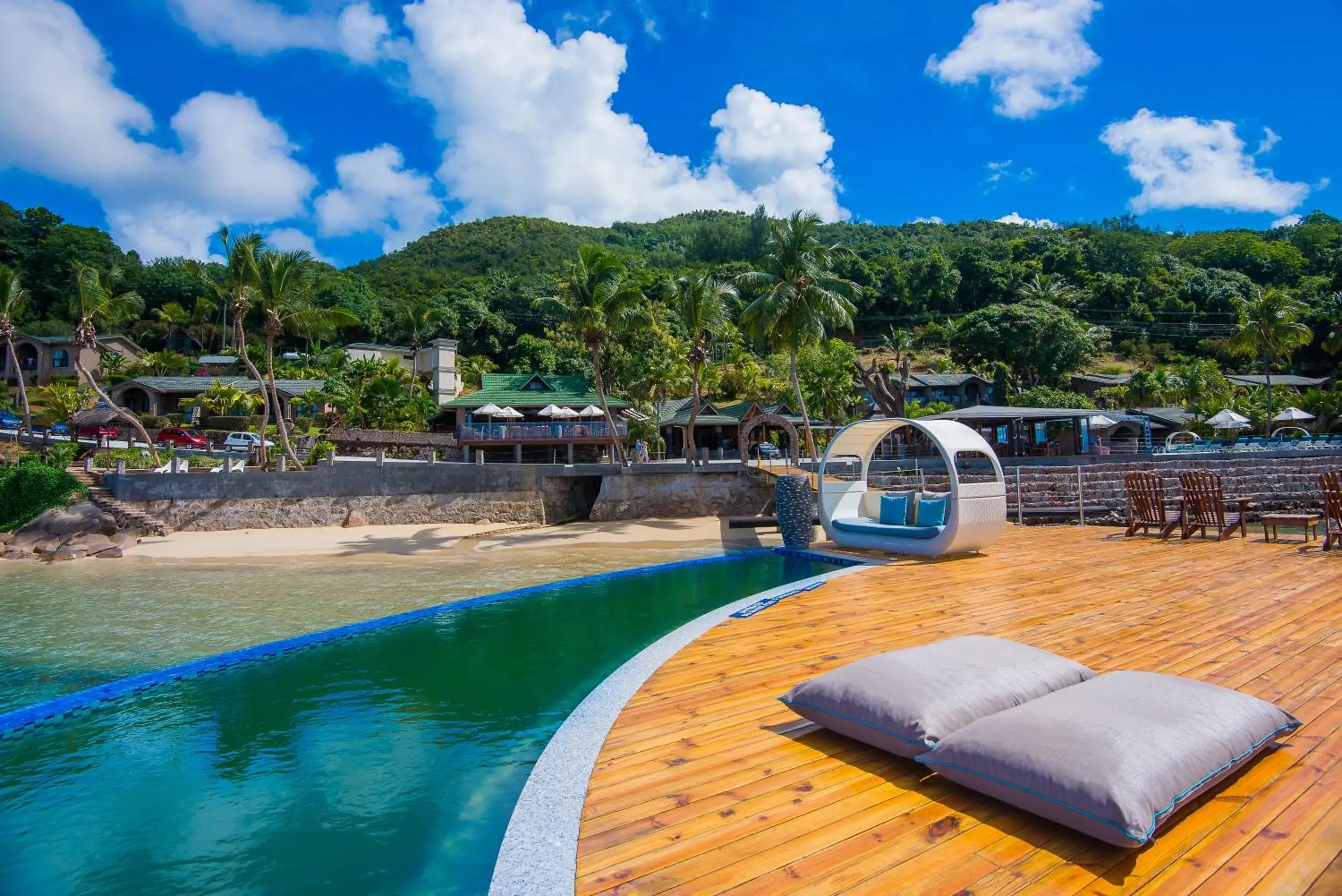 Swimming pool in Coco de Mer Hotel and Black Parrot Suites Swimming pool in Coco de Mer Hotel and Black Parrot Suites