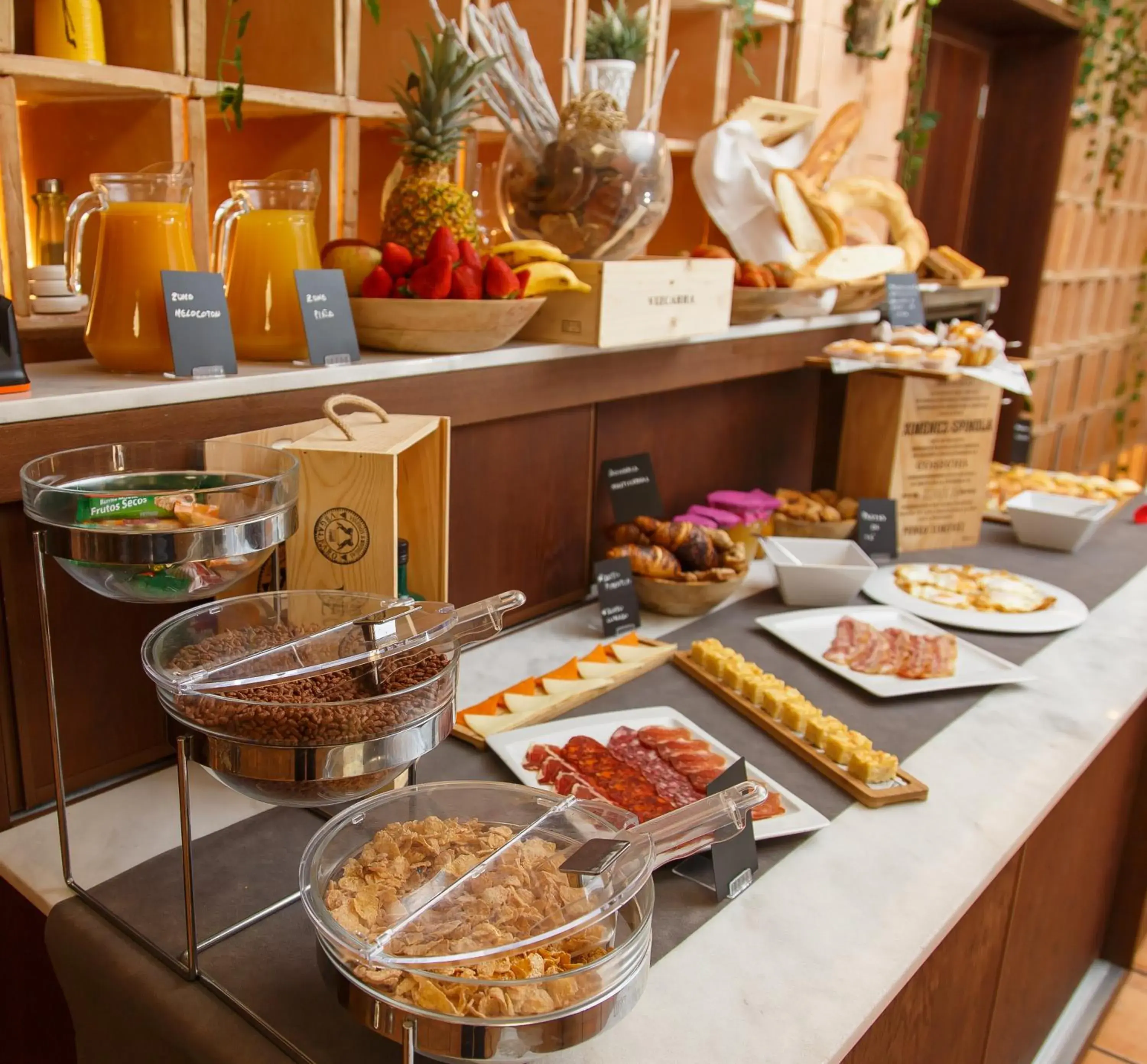 Buffet breakfast, Food in La Orza De Angel