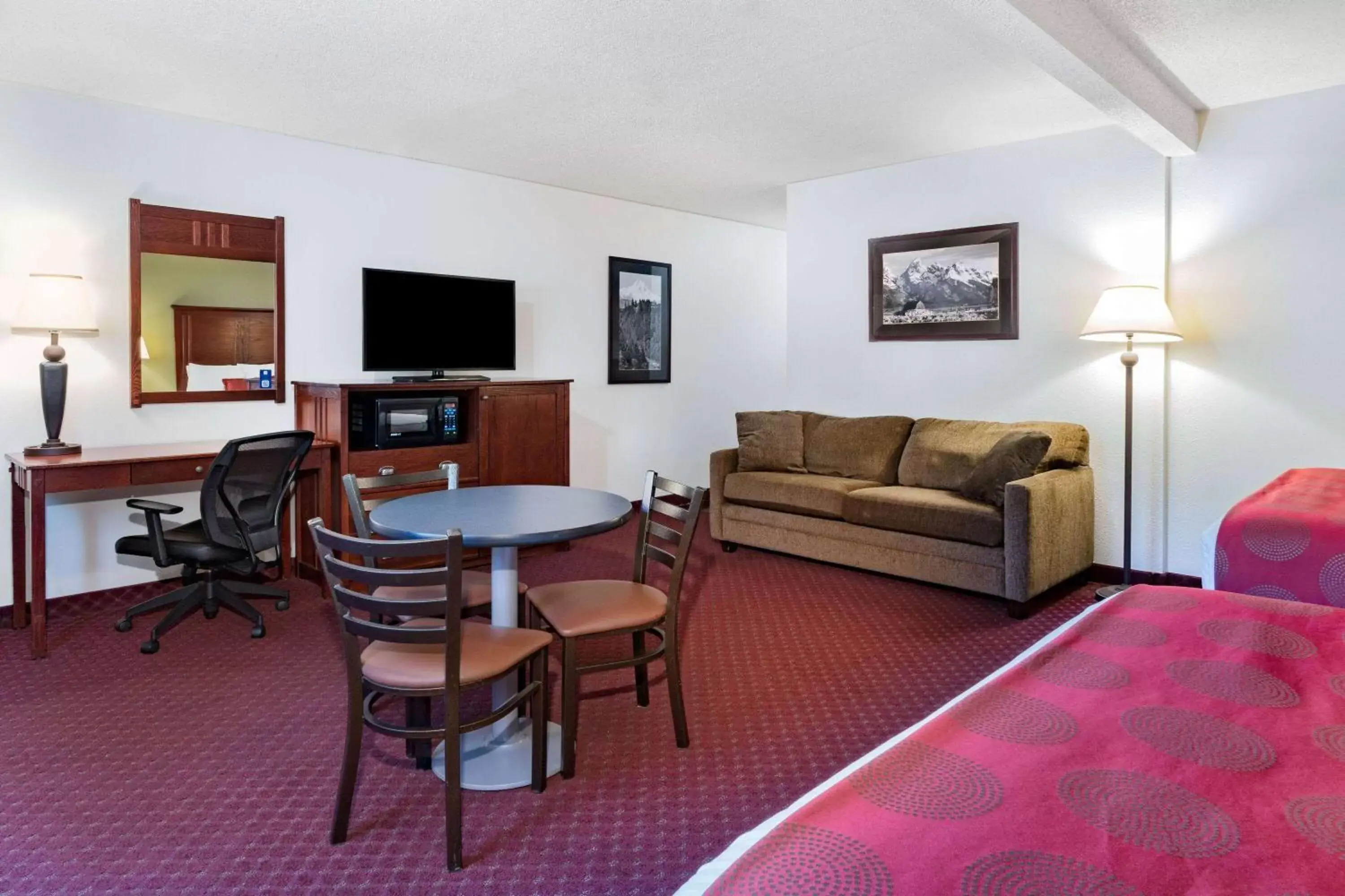 Photo of the whole room, Bed in Baymont by Wyndham Bozeman Photo of the whole room, Bed in Baymont by Wyndham Bozeman