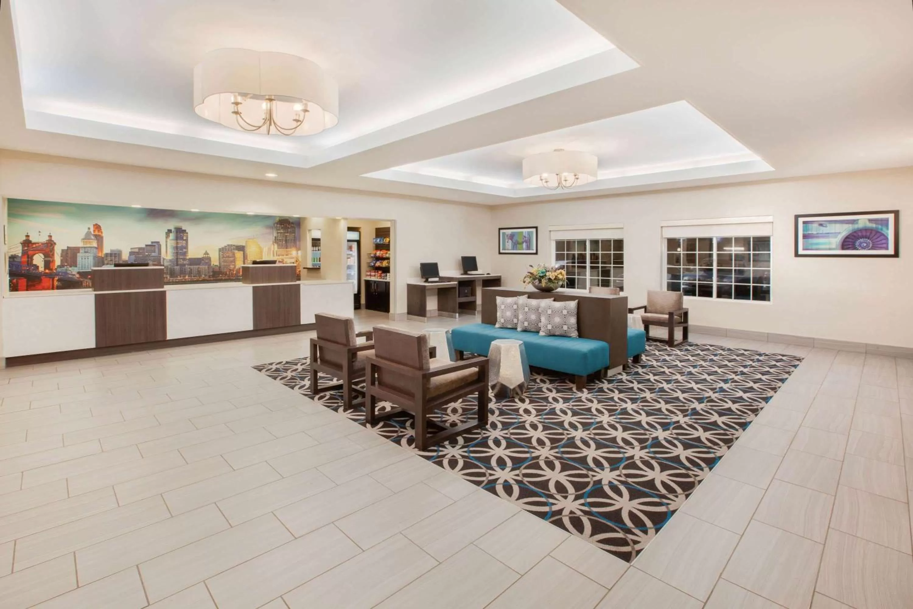 Lobby or reception in La Quinta by Wyndham Cincinnati Airport Florence