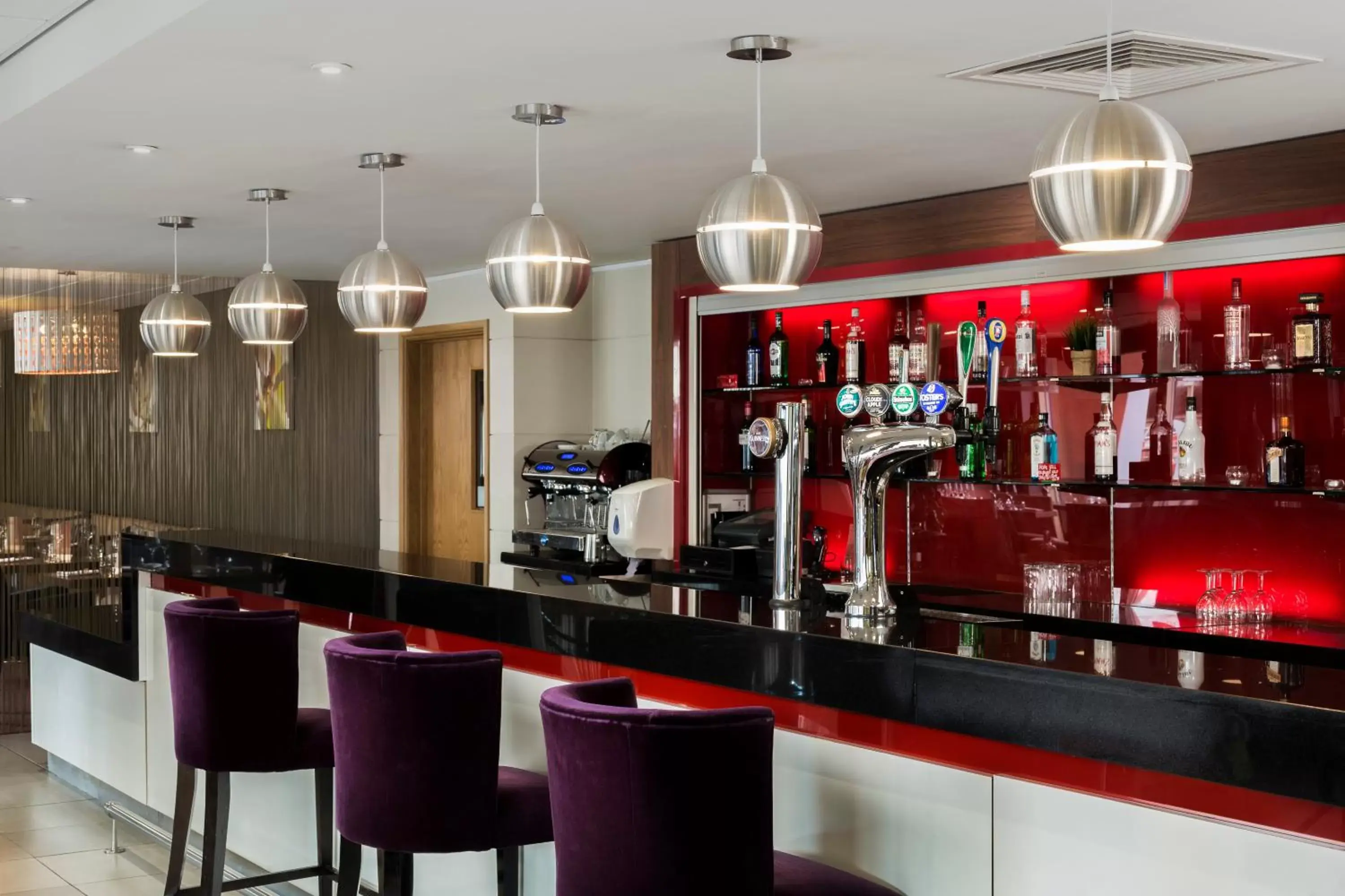 Lounge or bar, Lounge/Bar in Park Inn by Radisson Peterborough