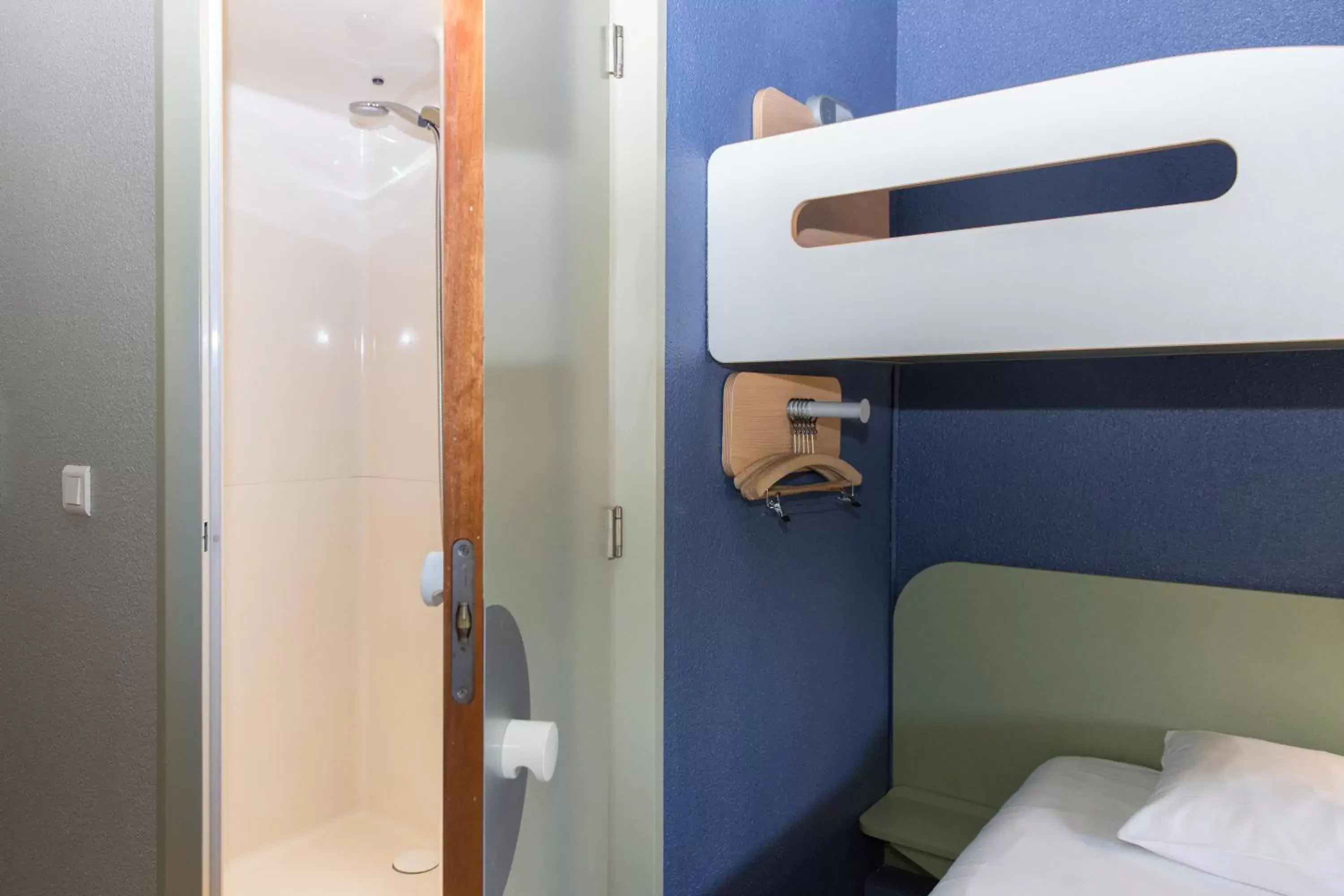 Shower, Bathroom in Ibis Budget Sisteron