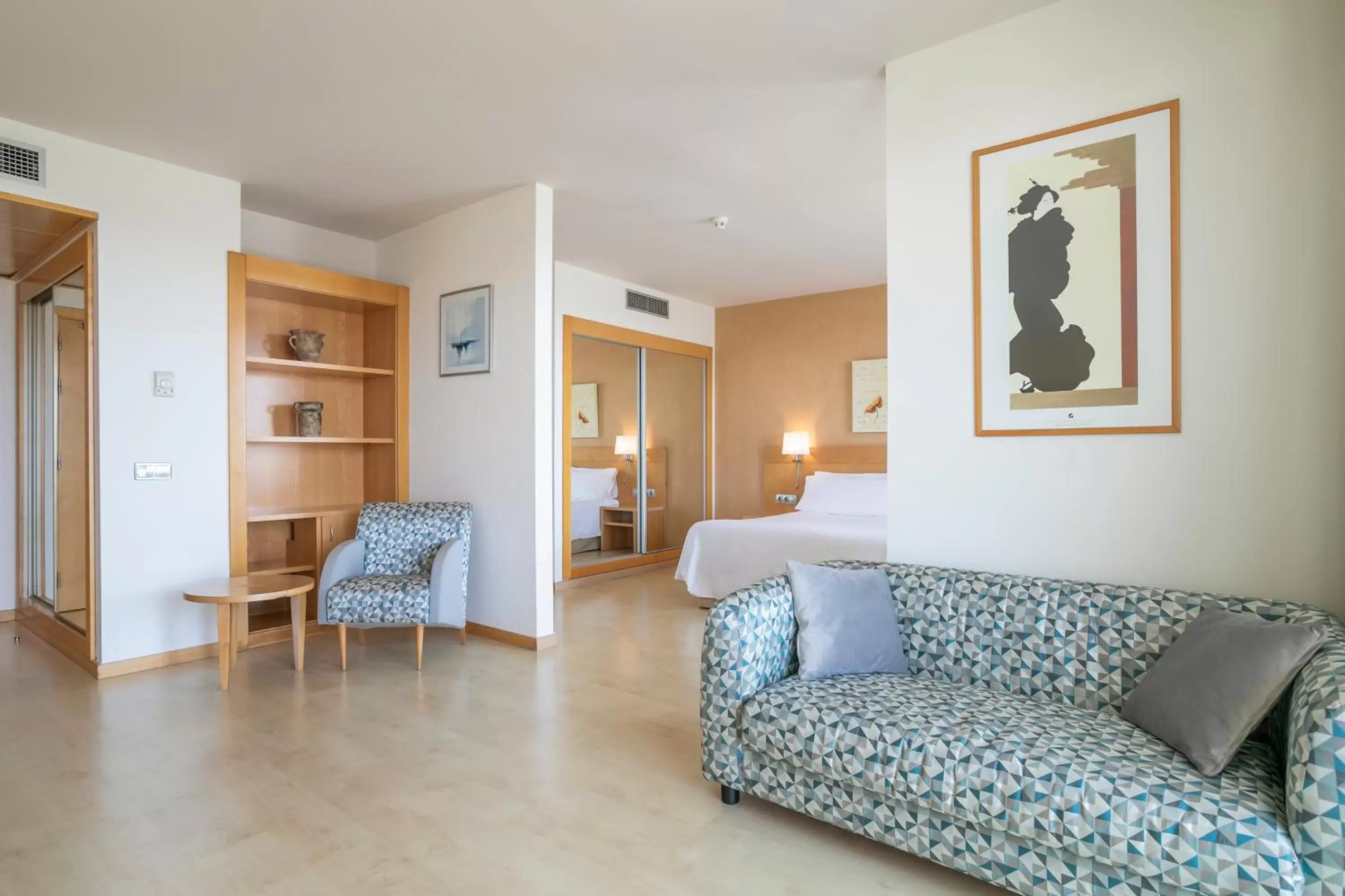 Bed, Seating Area in Sol Port Cambrils Hotel