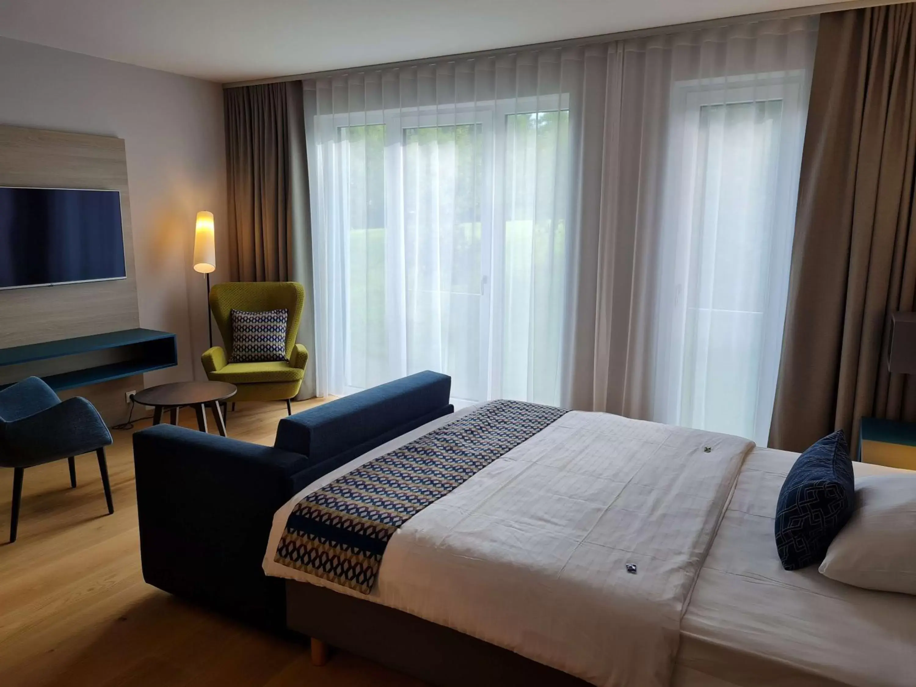 Photo of the whole room, Bed in Best Western Plus Parkhotel Maximilian Ottobeuren