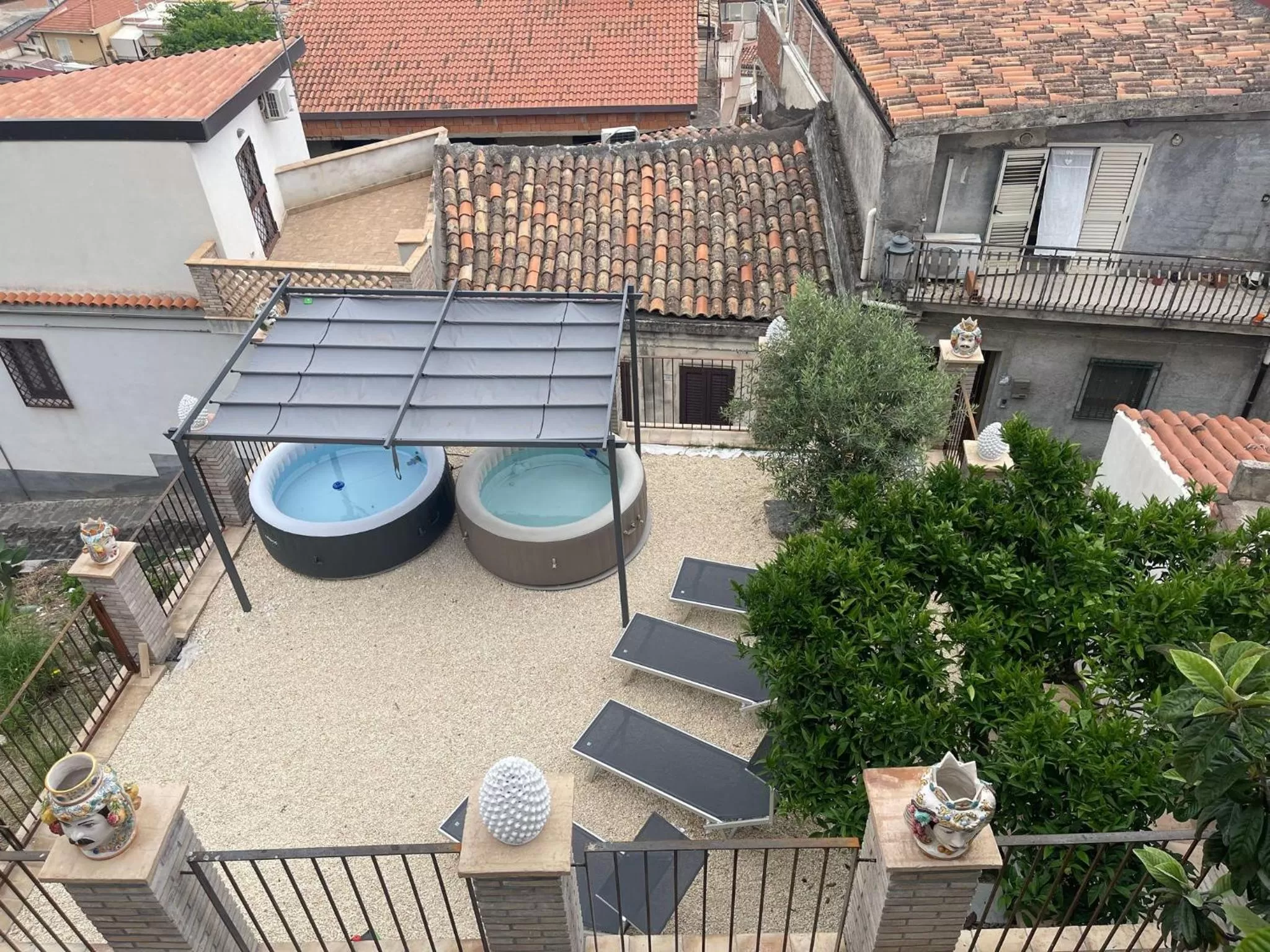 Pool View in Bed and Relax-Il Maniero