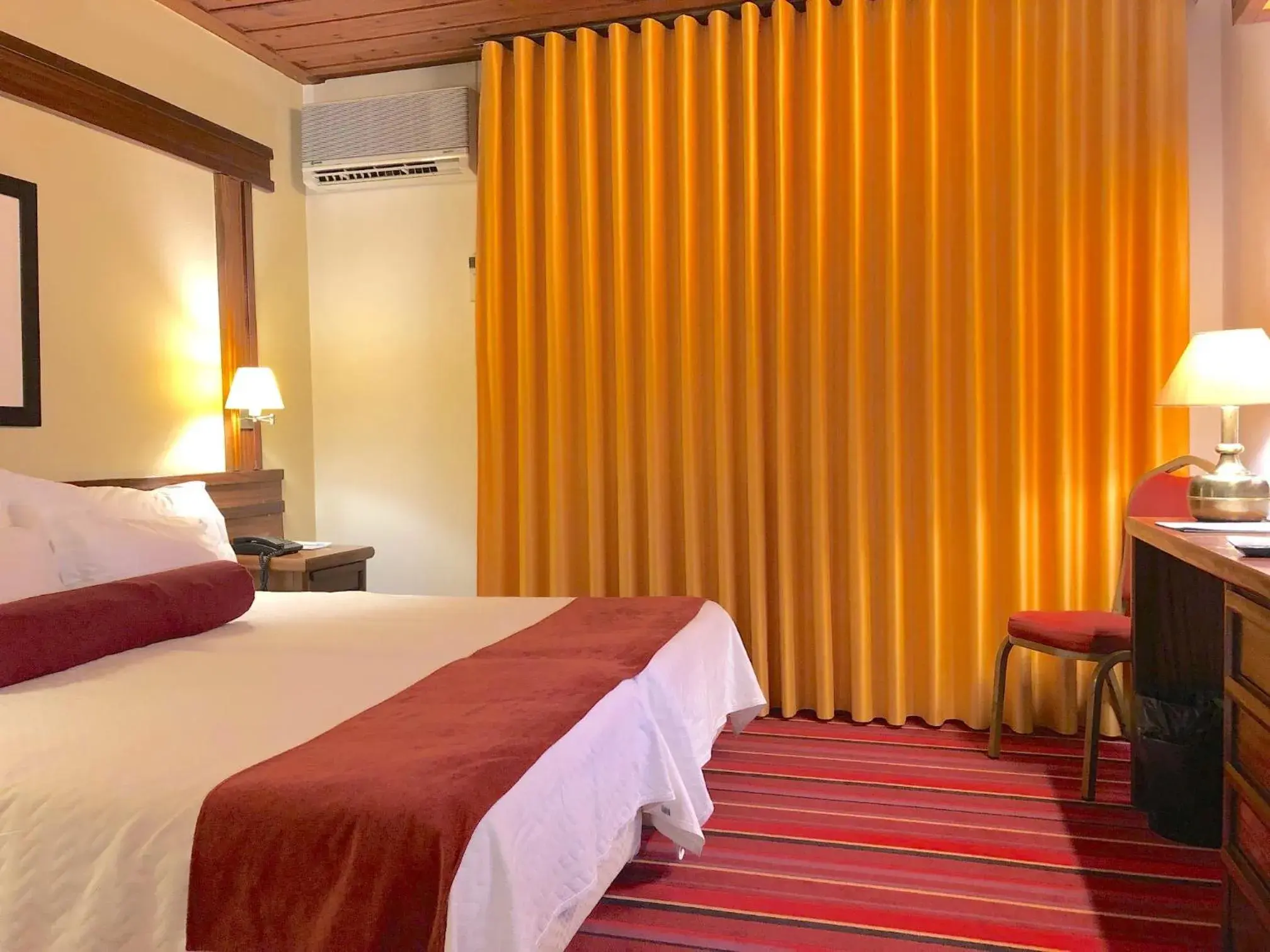 Bedroom, Bed in Hotel Eurosol Seia Camelo