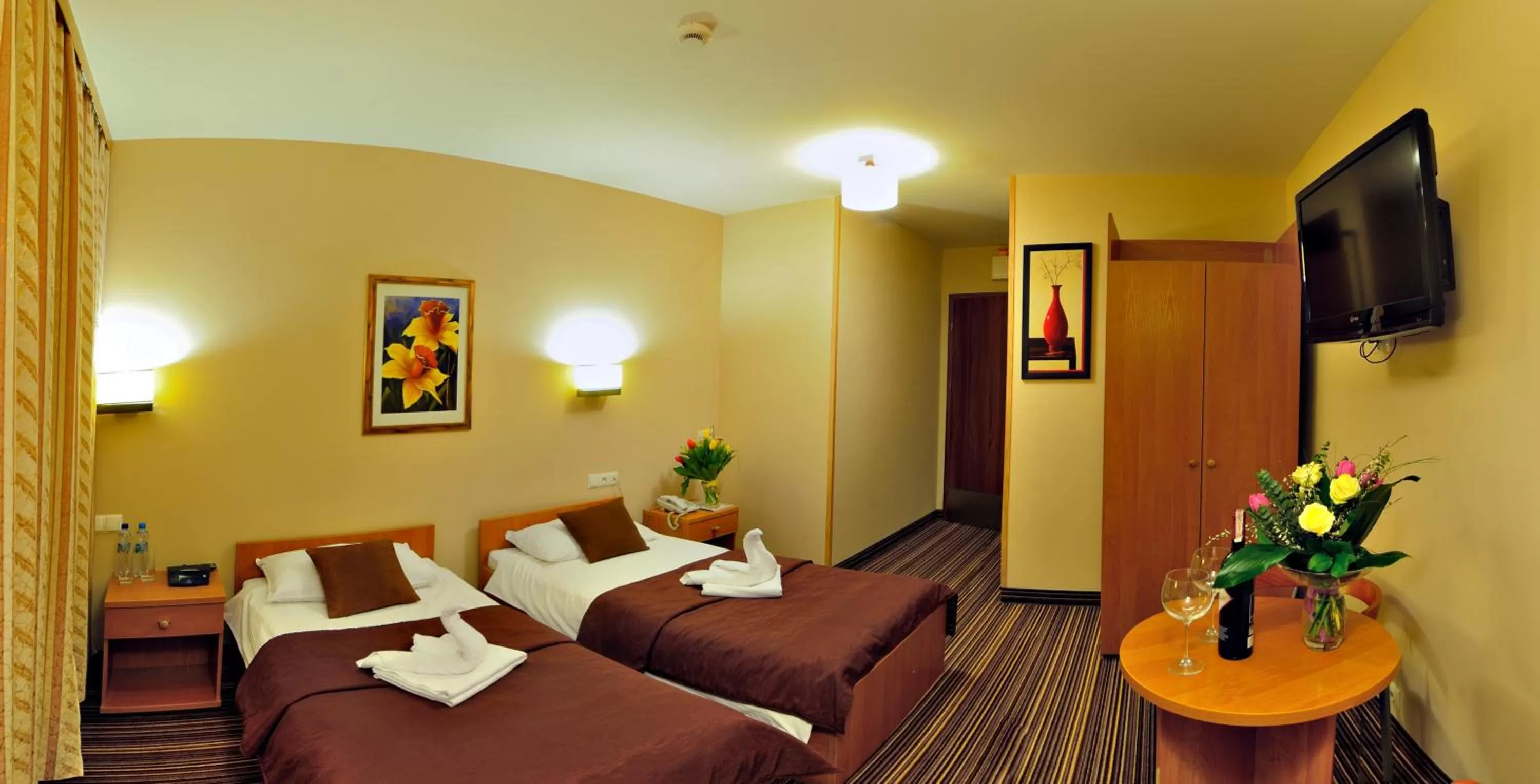 Photo of the whole room in Hotel Partner