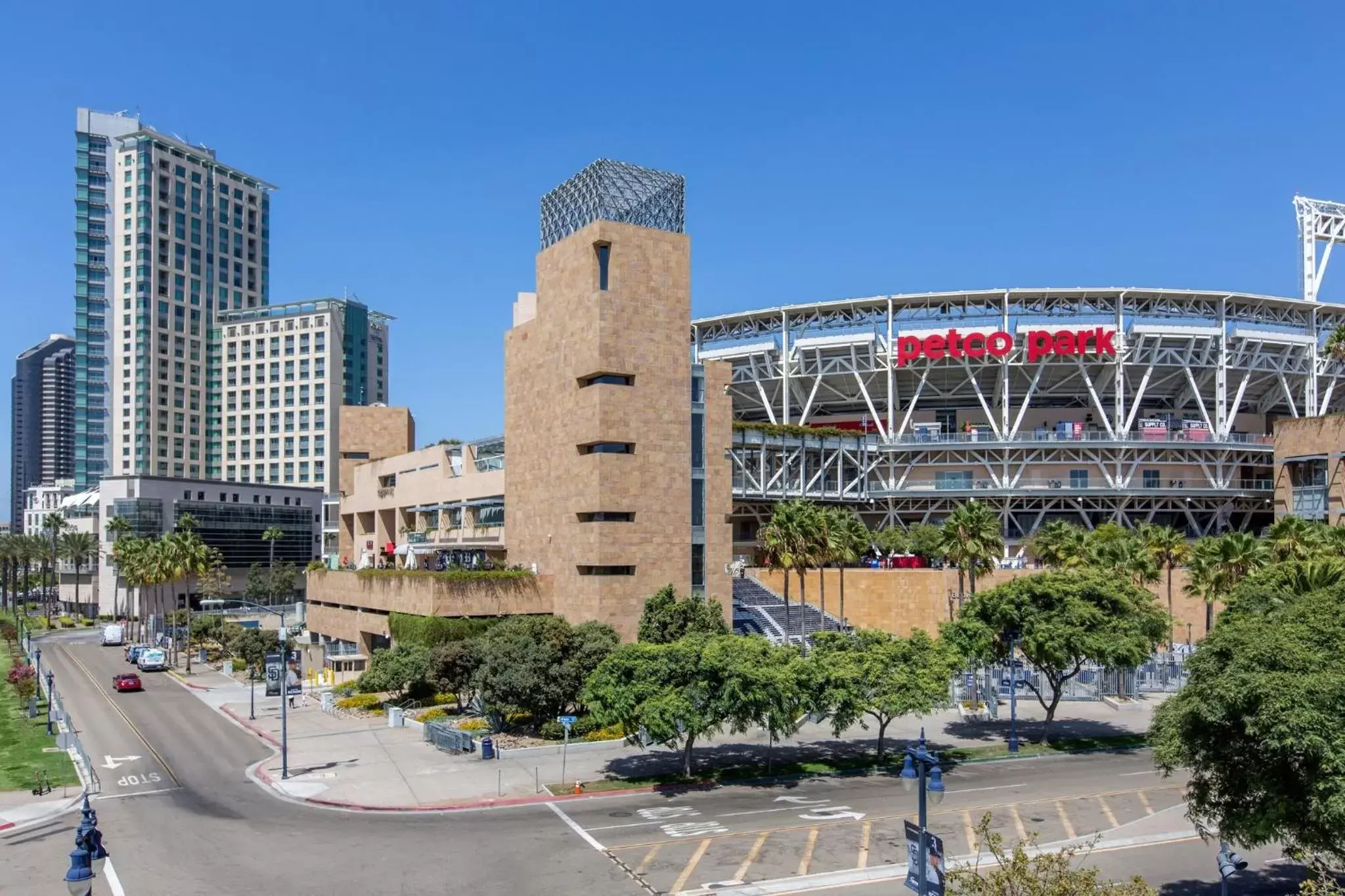 Property building in Omni San Diego Hotel