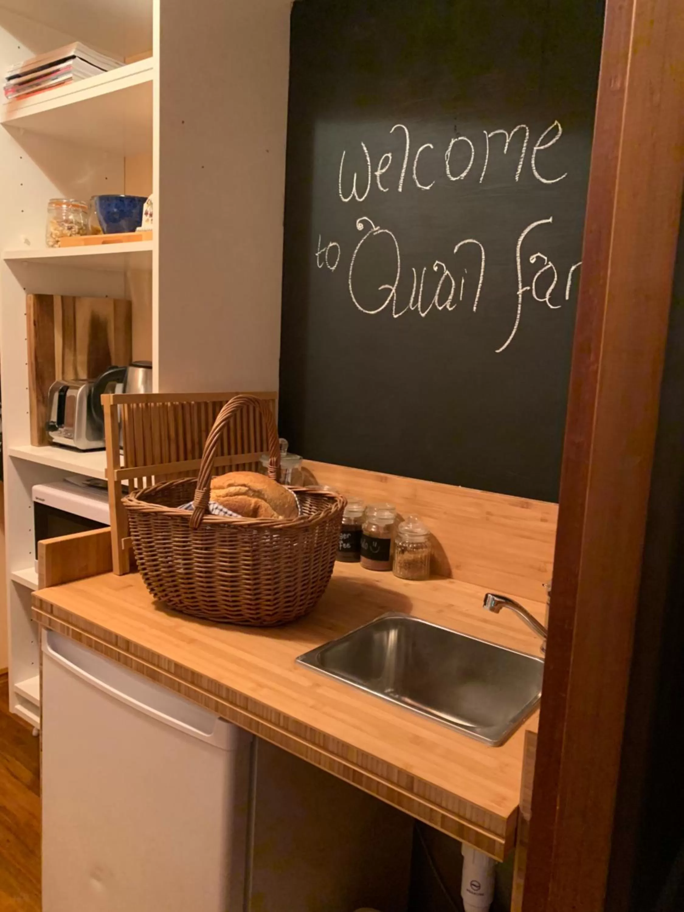 Kitchen or kitchenette in Quail Farm, Colonial charm