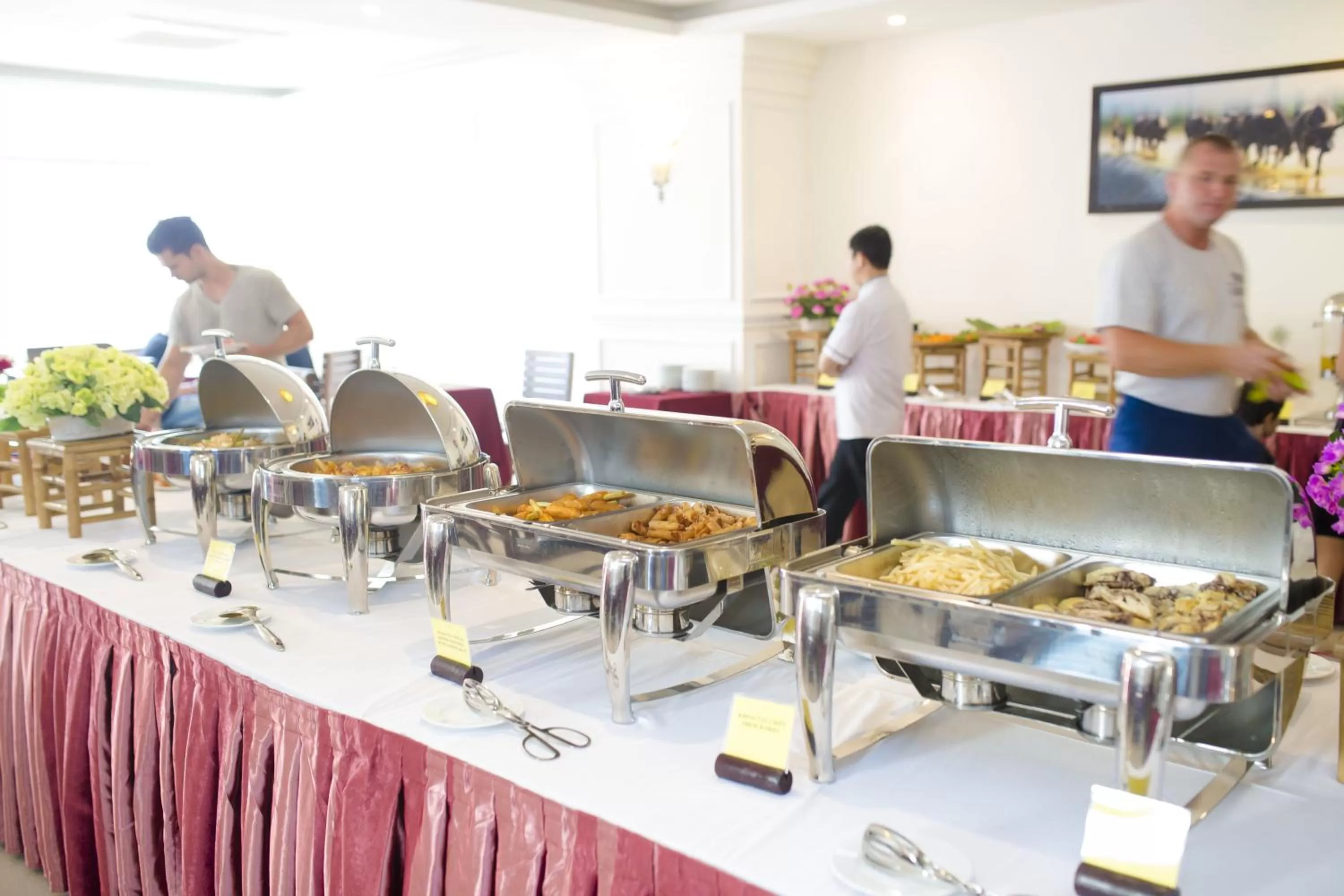 Restaurant/places to eat in Edele Nha Trang Hotel