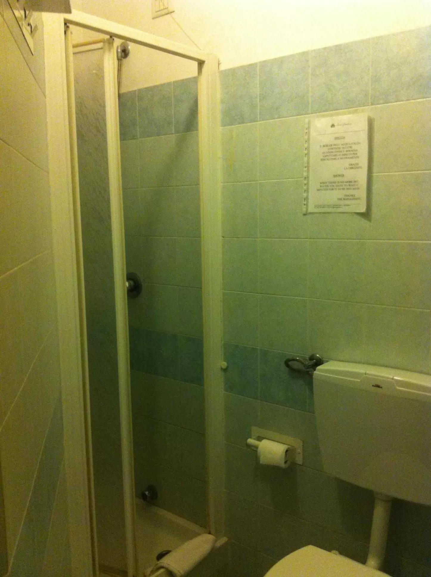 Bathroom in Hotel Gambara