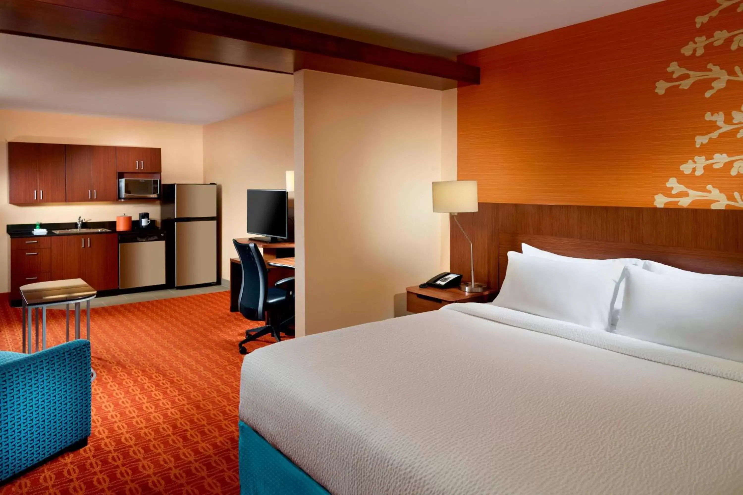 Bedroom, Bed in Fairfield Inn & Suites by Marriott Fayetteville North