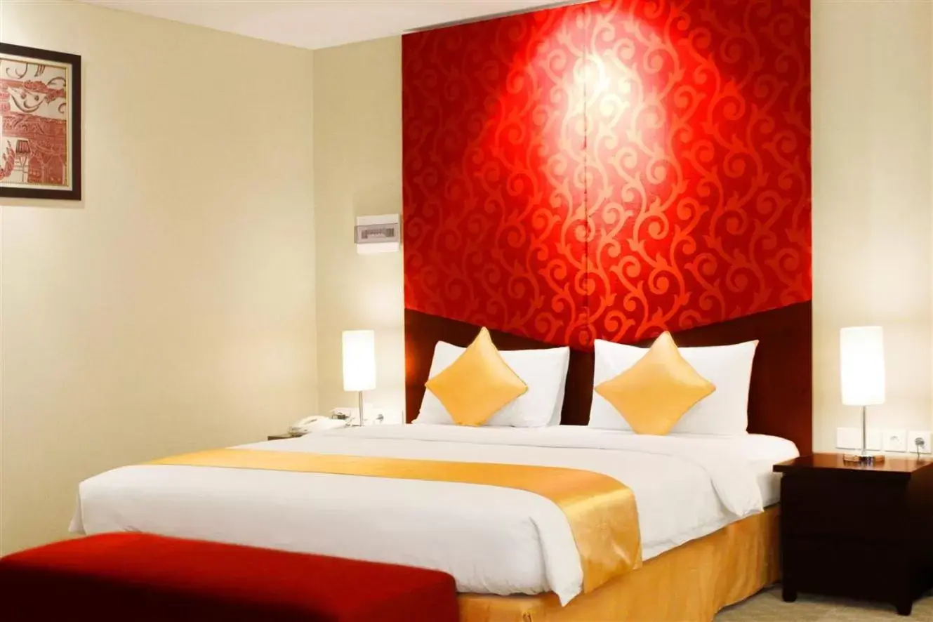 Bed in Balairung Hotel Jakarta