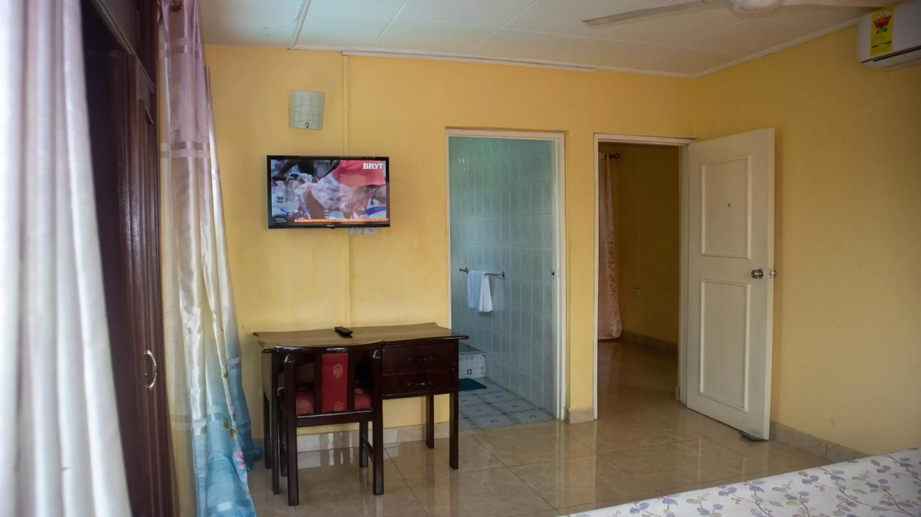 TV and multimedia in Pekan Hotel