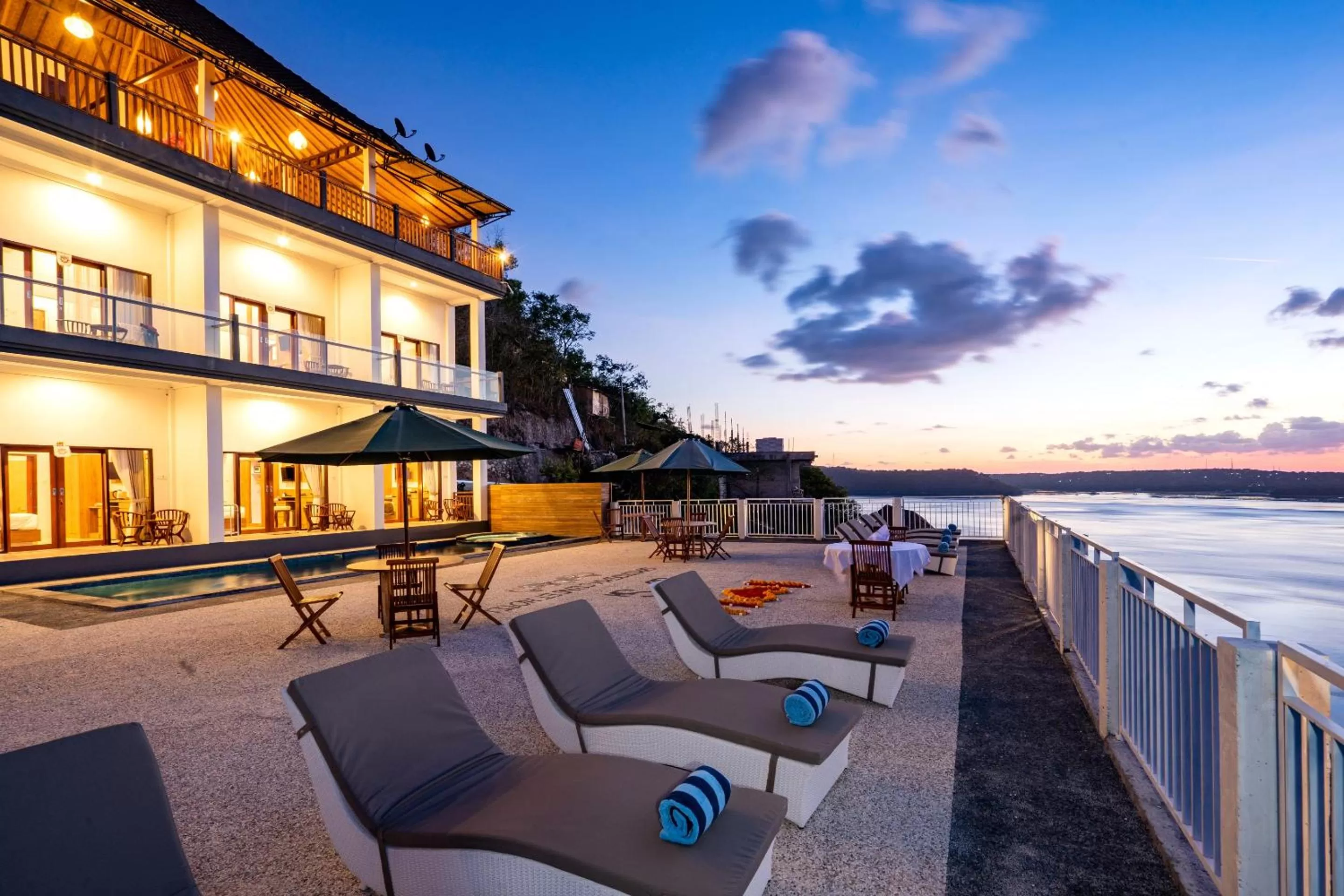 Patio in Samuh Sunset Nusa Penida by GenuineHost