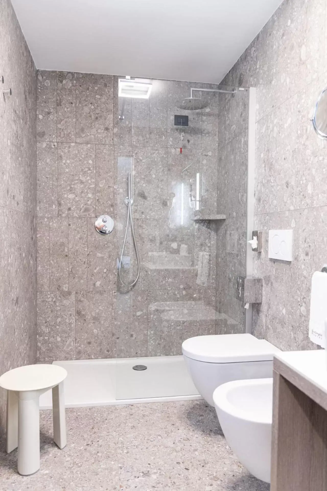 Shower, Bathroom in Olimpia Hotel