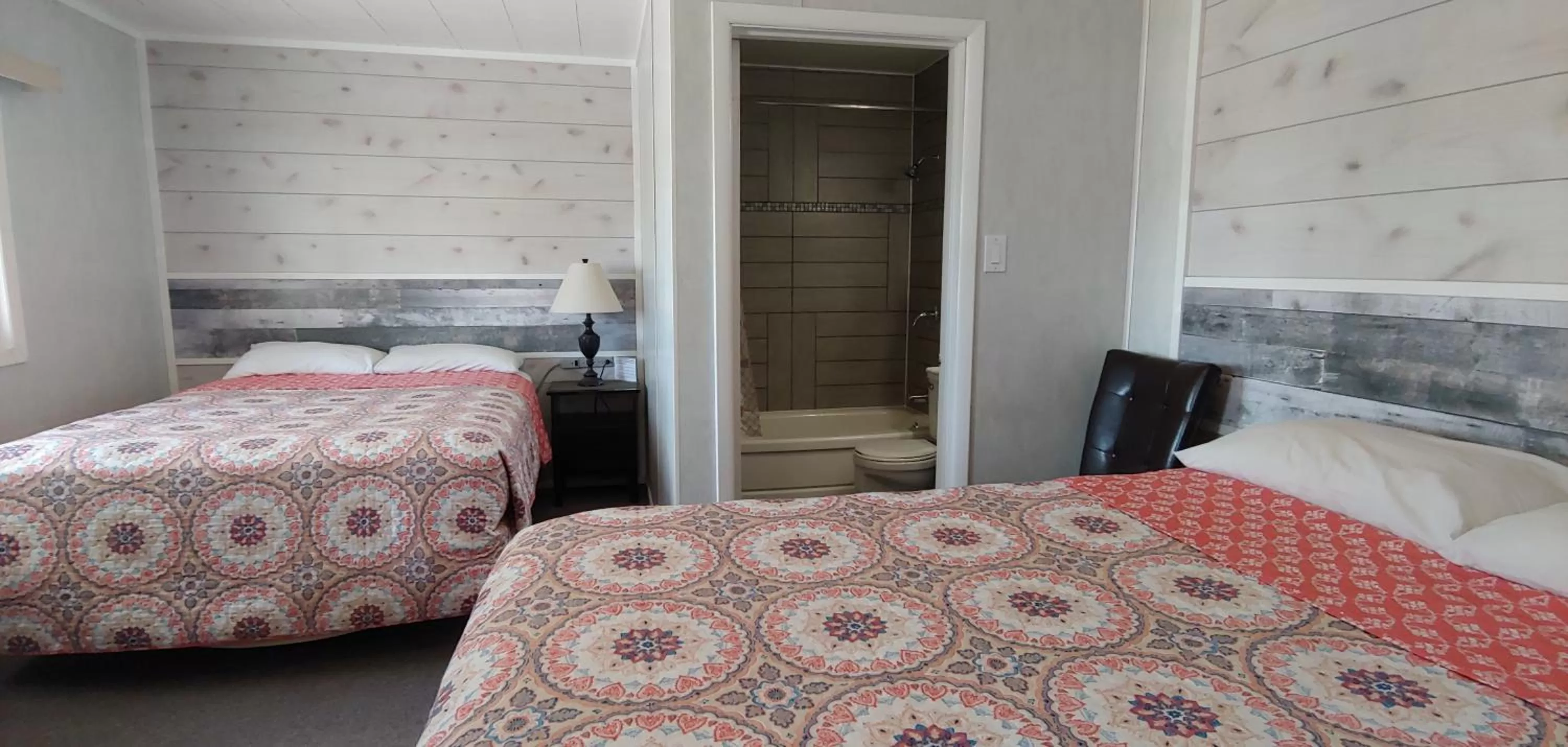 Bedroom, Bed in Sunset motel