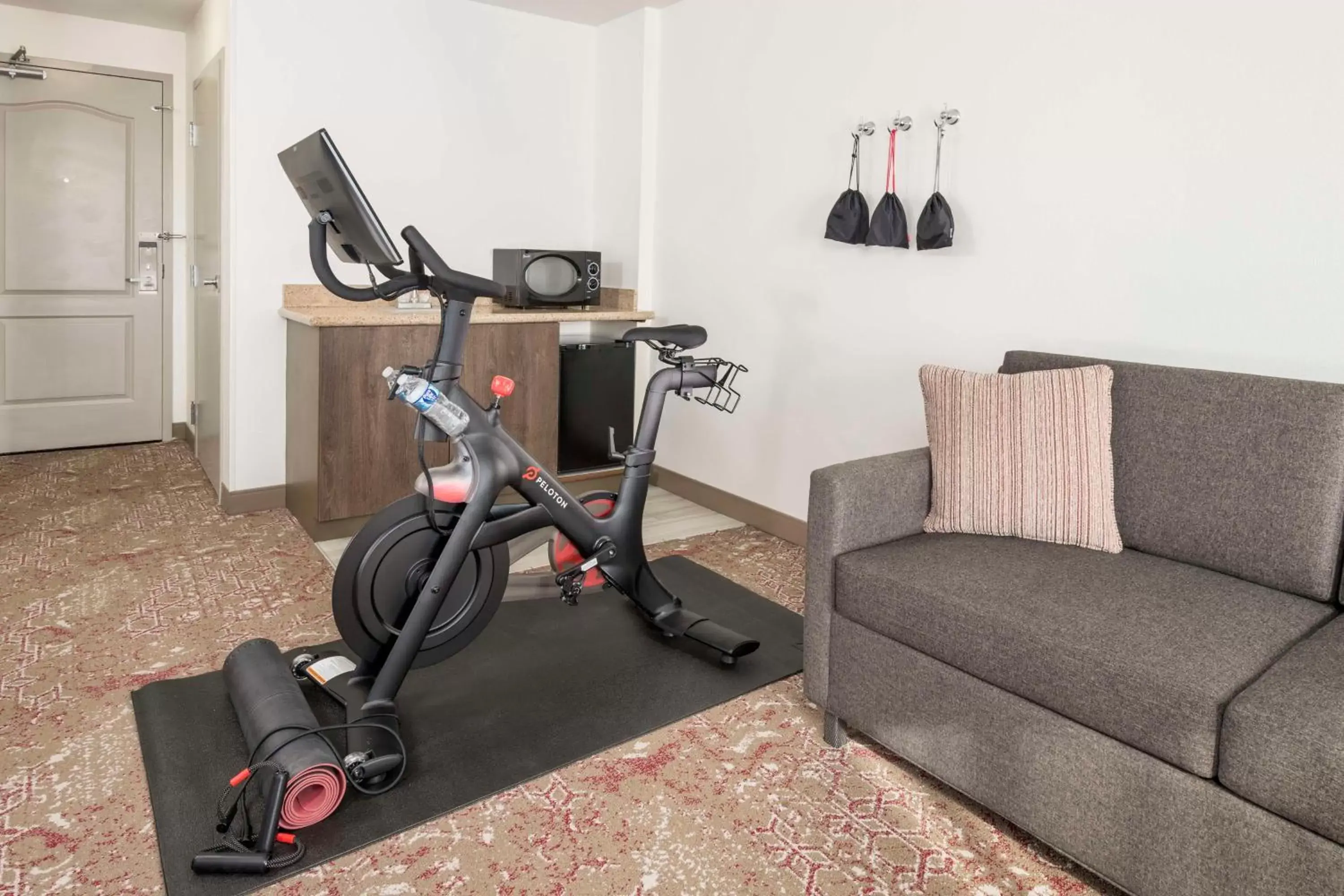 Bedroom, Fitness Center/Facilities in Hilton Garden Inn Scottsdale North/Perimeter Center