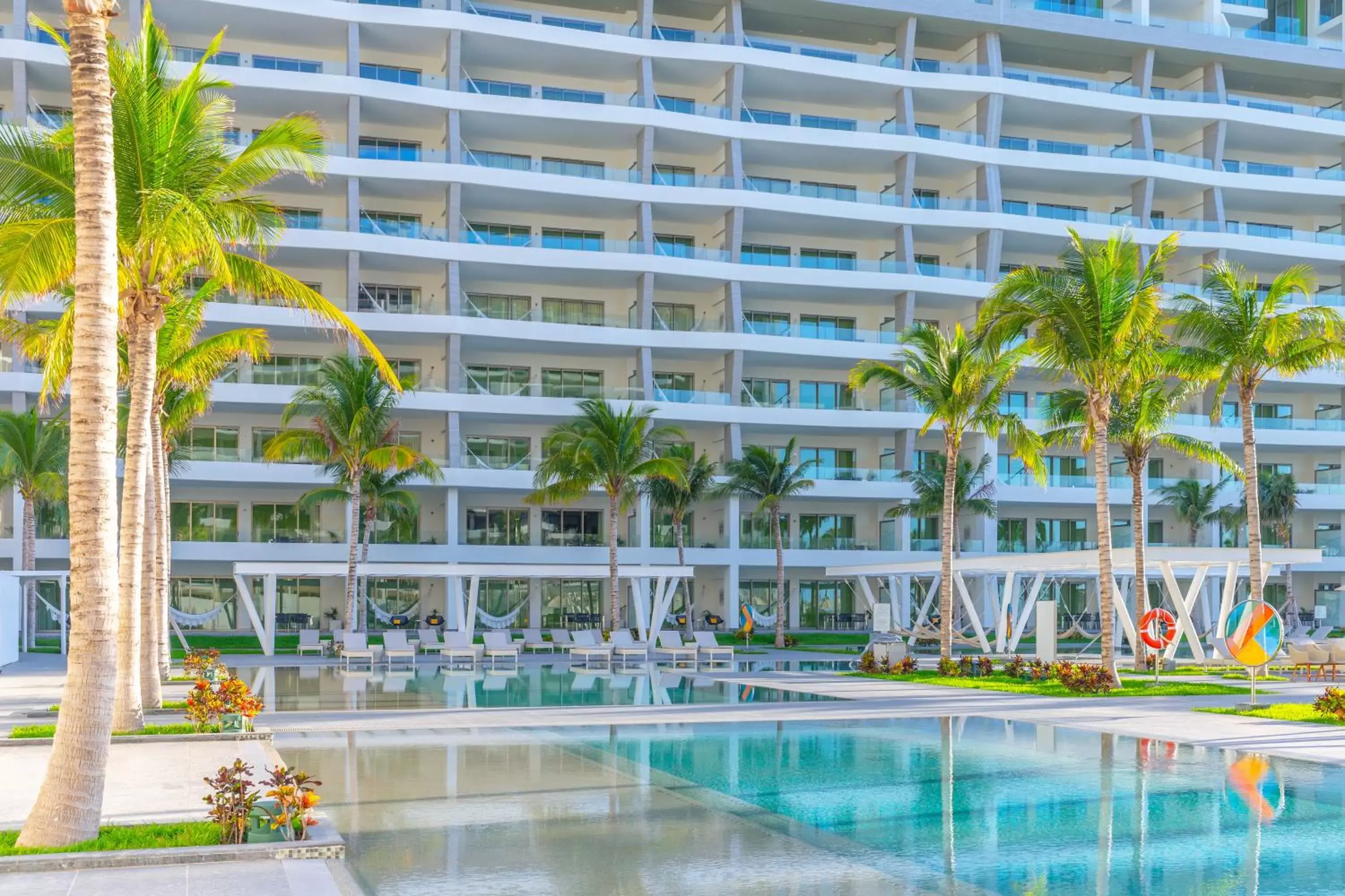 Swimming Pool in Garza Blanca Resort & Spa Cancun