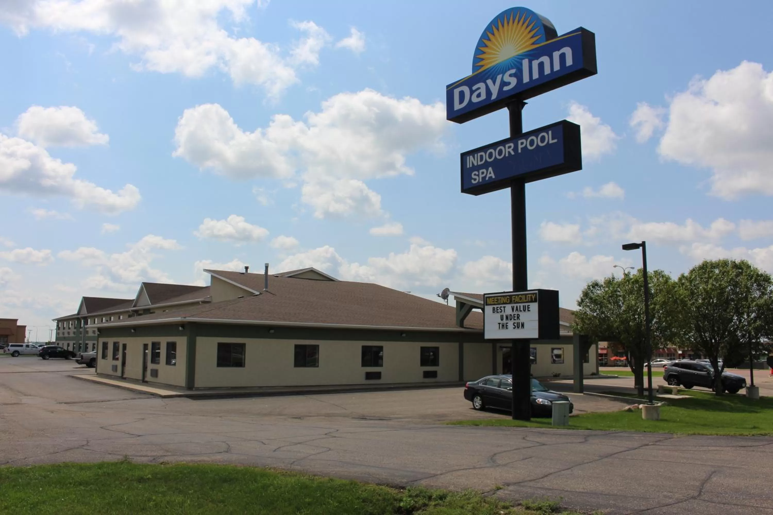 Facade/entrance in Days Inn by Wyndham Watertown