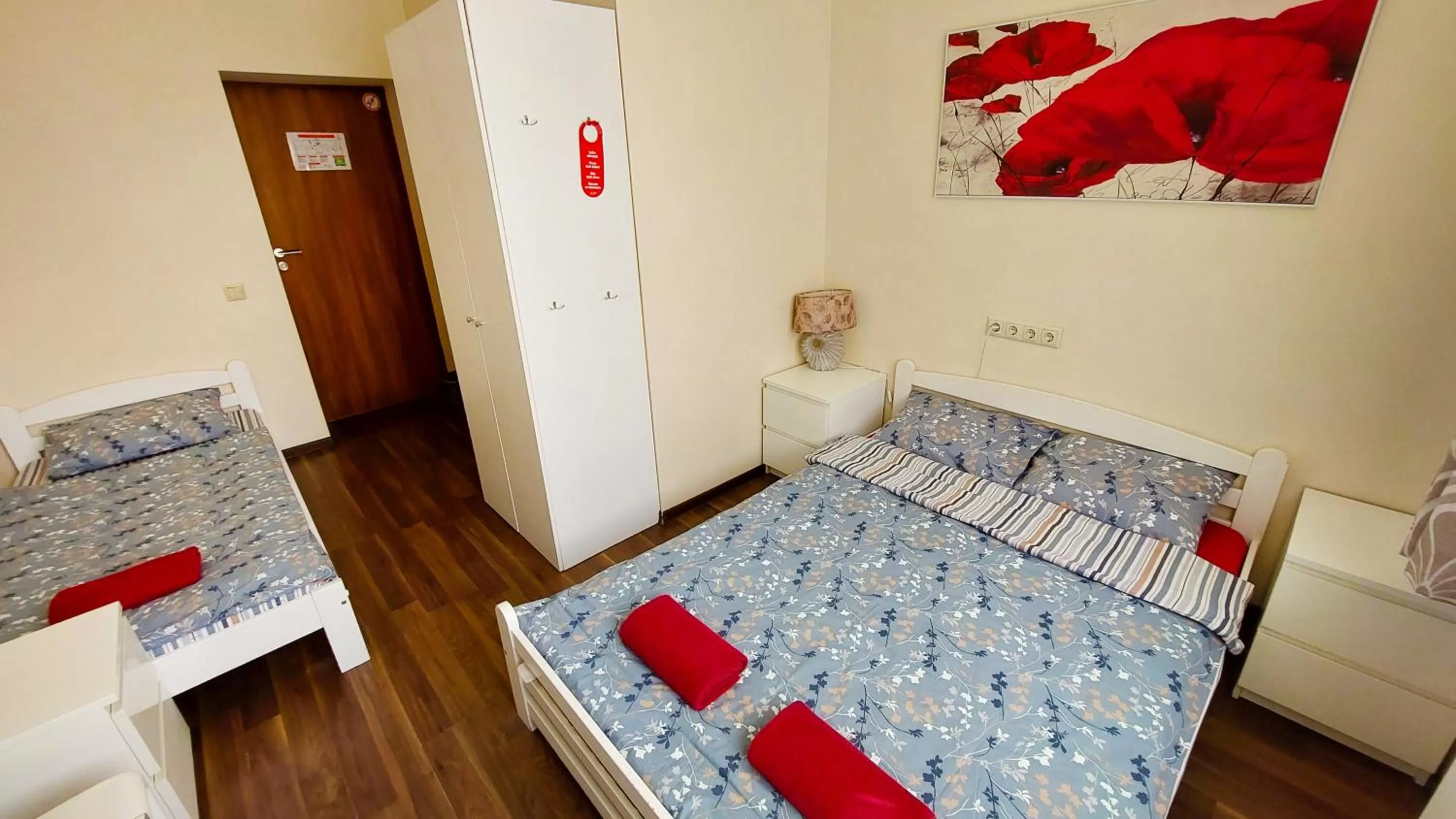 Photo of the whole room, Bed in Happy Hotel