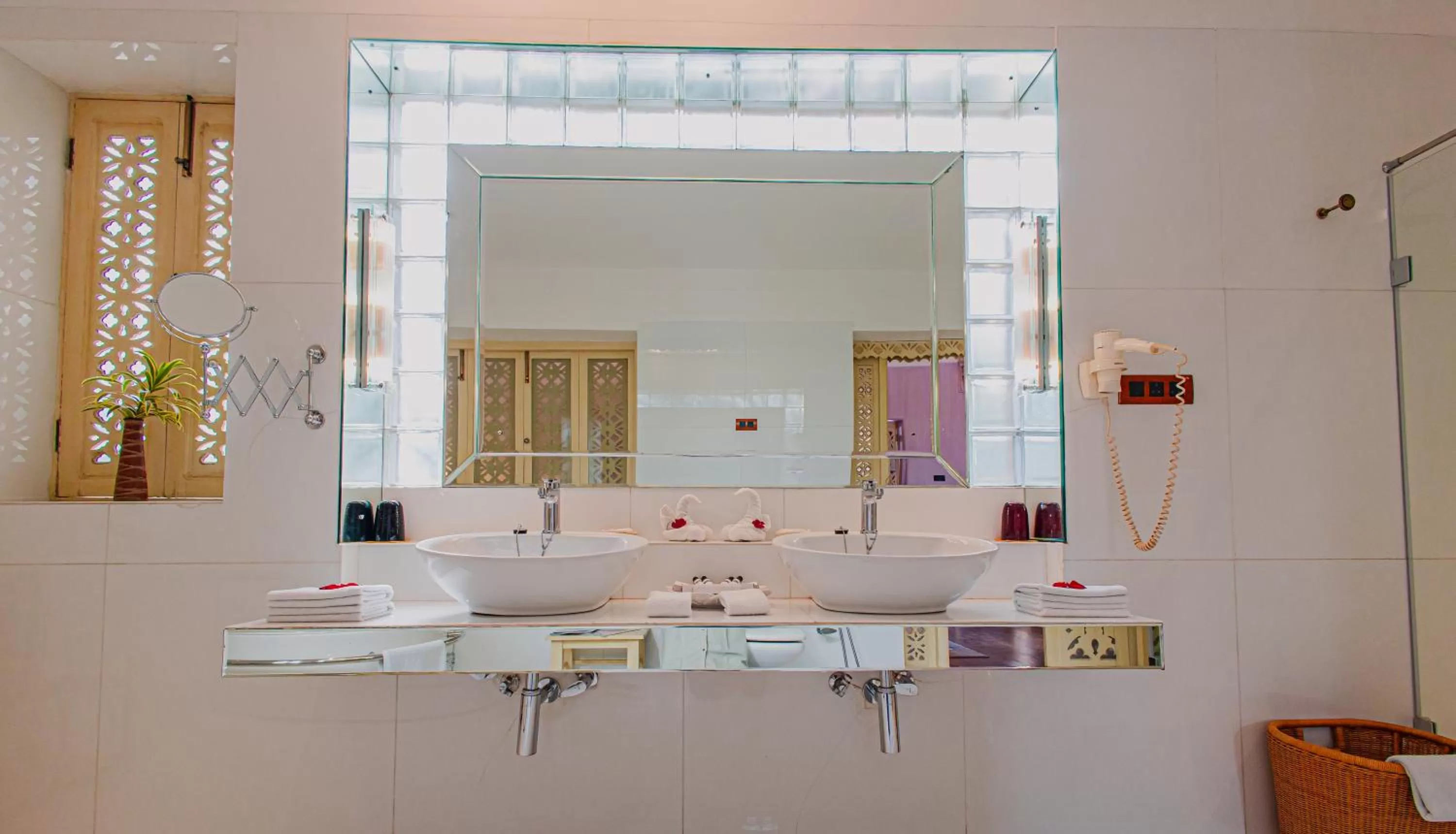 Bathroom in Ajit Bhawan - A Palace Resort