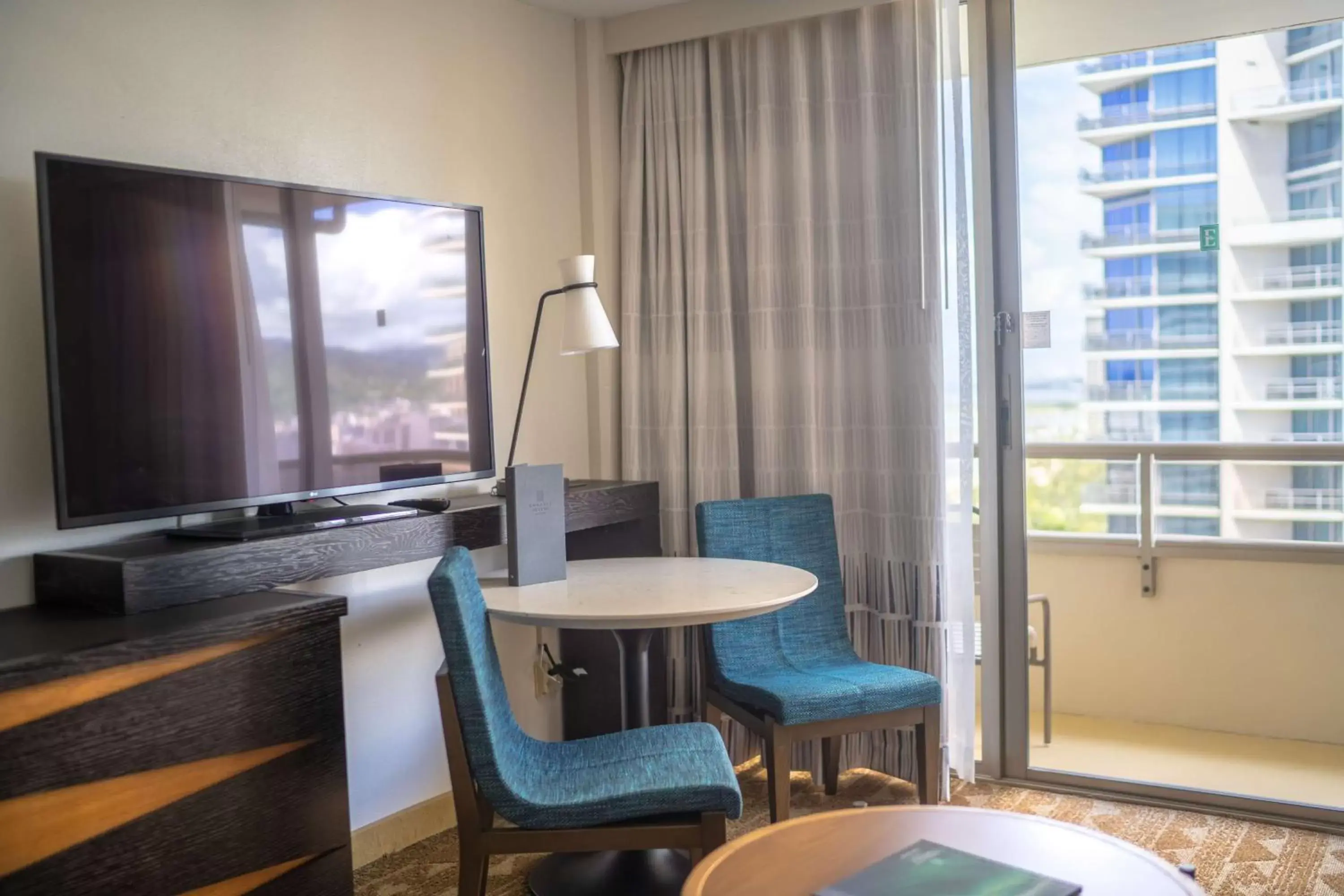 Bedroom, TV/Entertainment Center in Embassy Suites by Hilton Waikiki Beach Walk