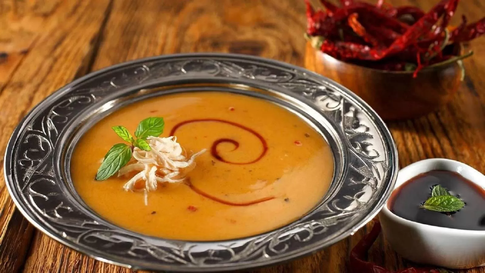 Breakfast in Empire Suite Hotel