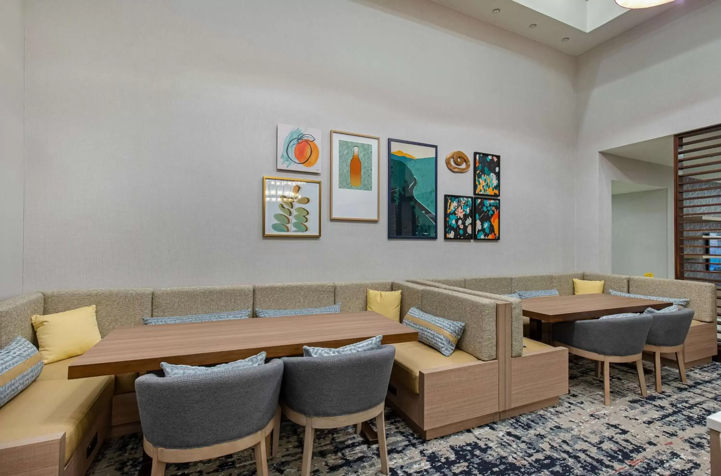 Lobby or reception, Lounge/Bar in Homewood Suites Atlanta/Perimeter Center