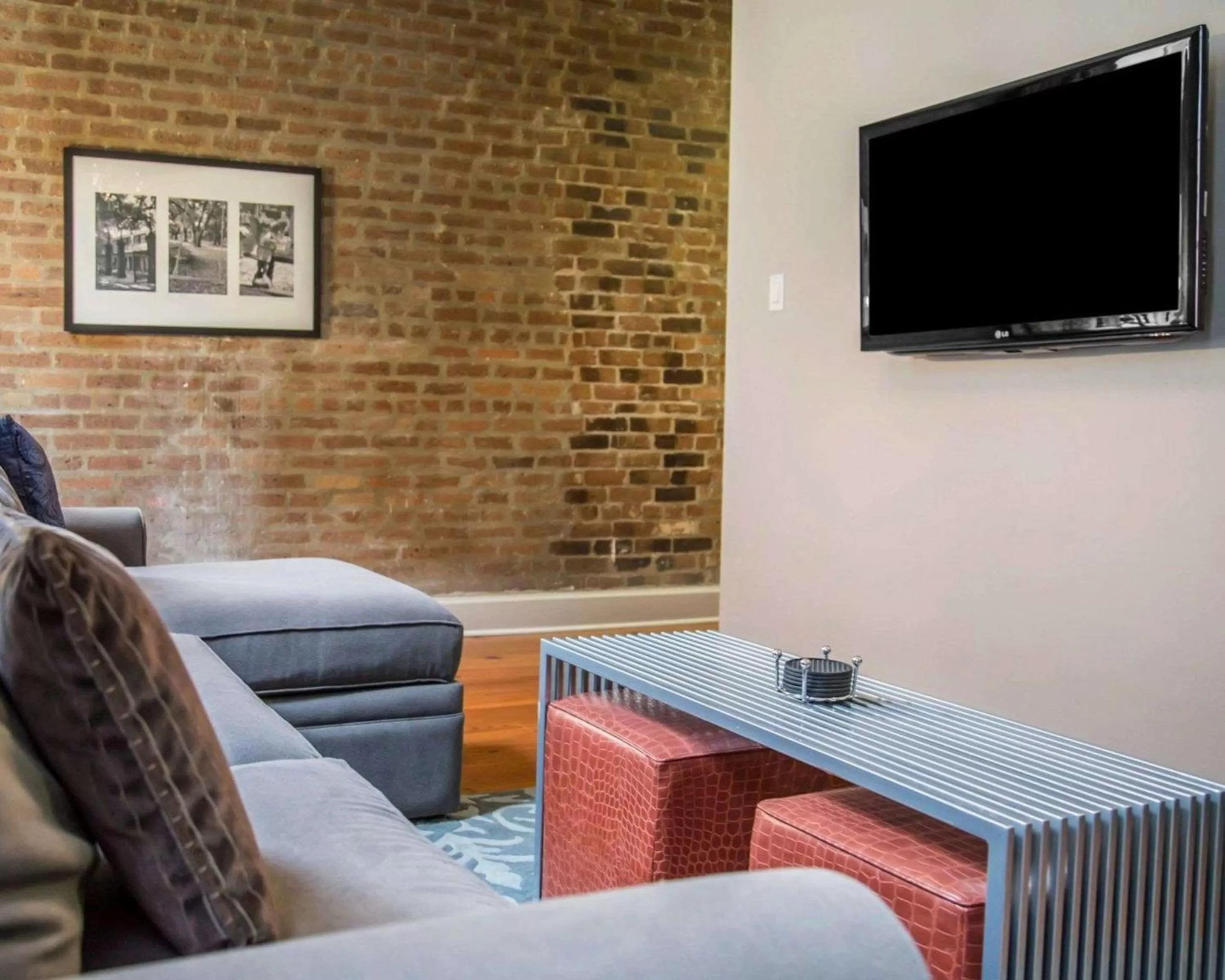 TV and multimedia in Bluegreen Vacations Club La Pension