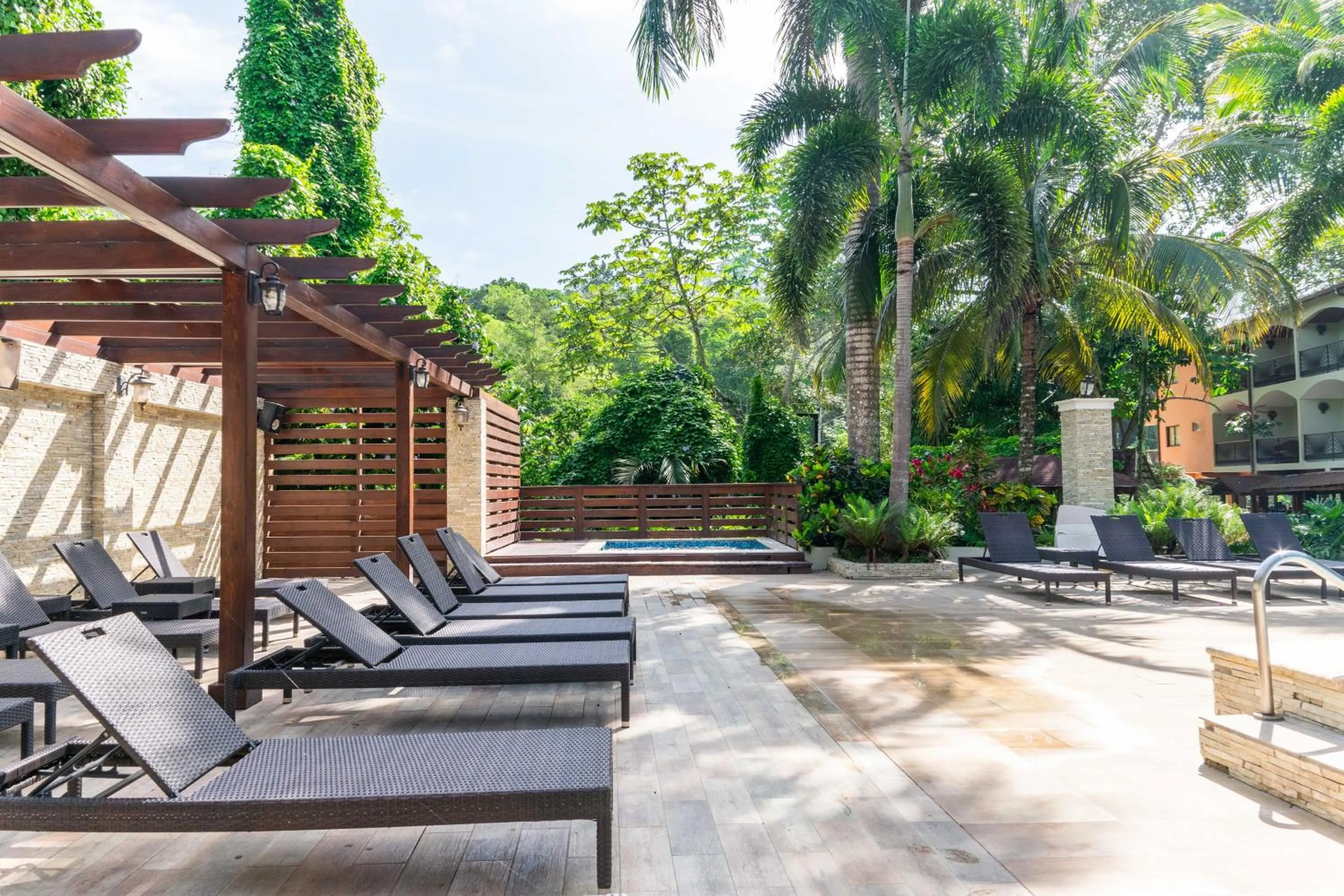 Pool view in Hotel Gran Jimenoa