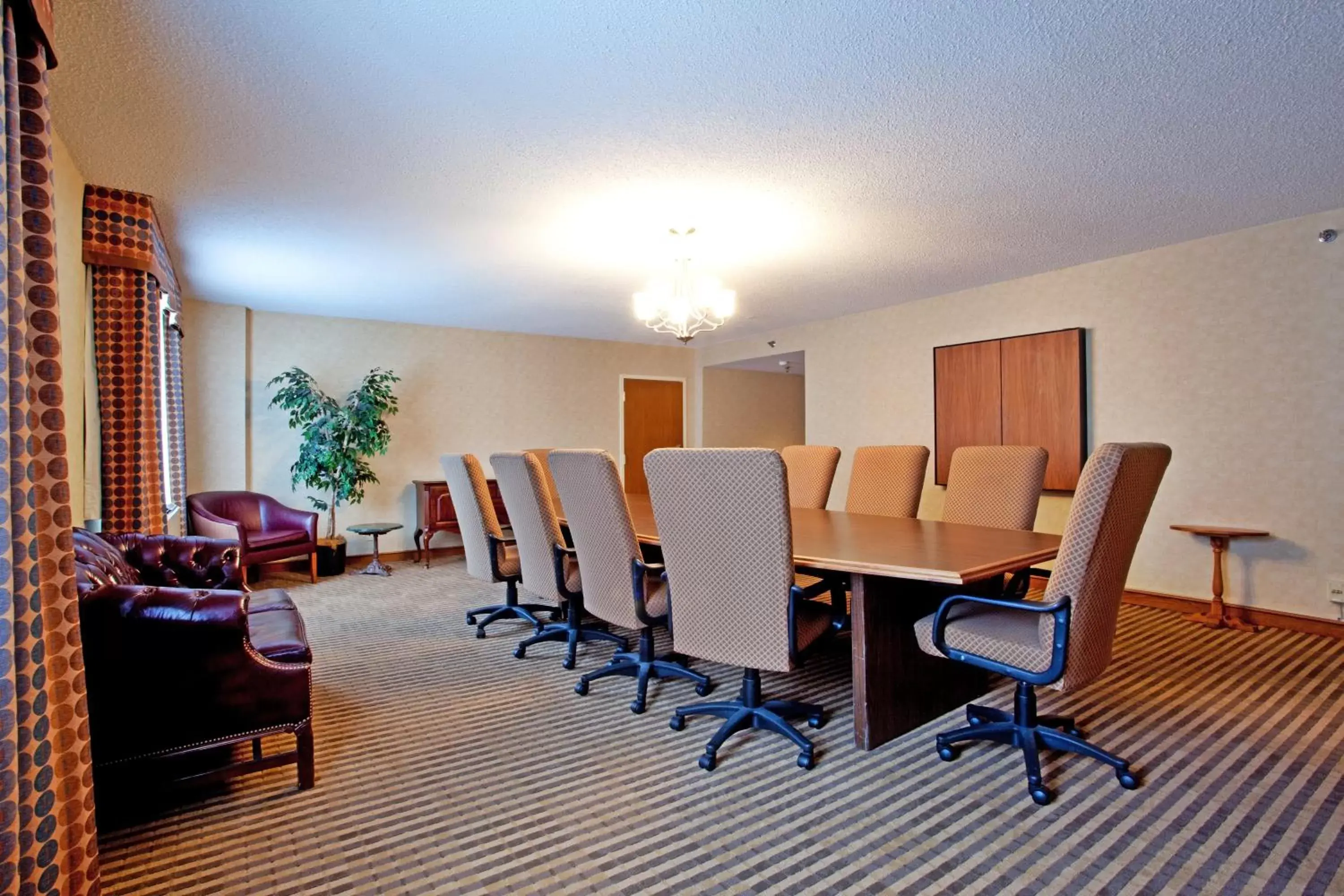 Meeting/conference room in Lynchburg Grand Hotel