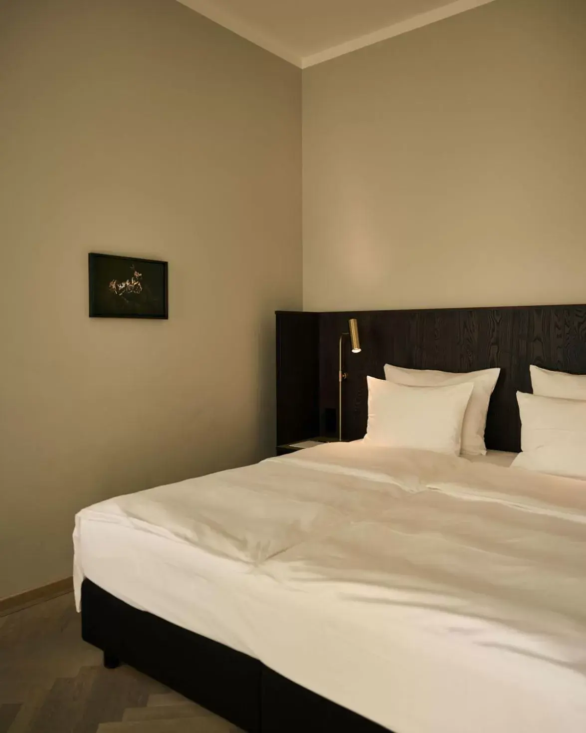 Bed in Melter Hotel & Apartments - a Neighborhood Hotel